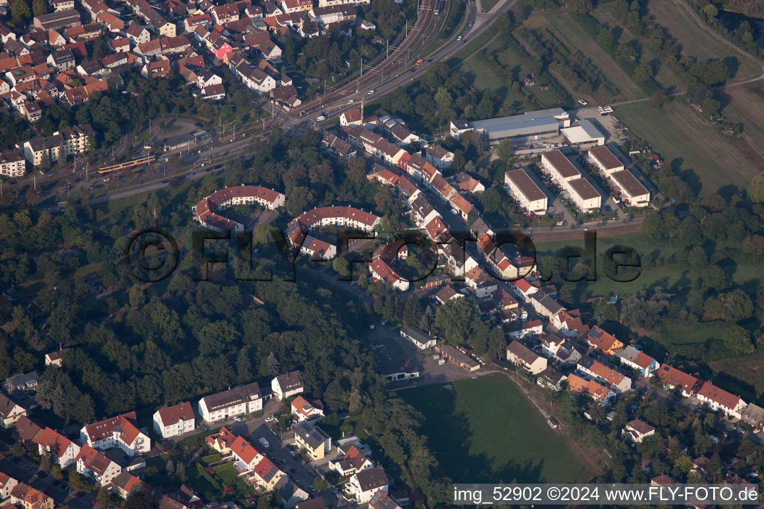 Vue d'oiseau de Quartier Nordweststadt in Karlsruhe dans le département Bade-Wurtemberg, Allemagne