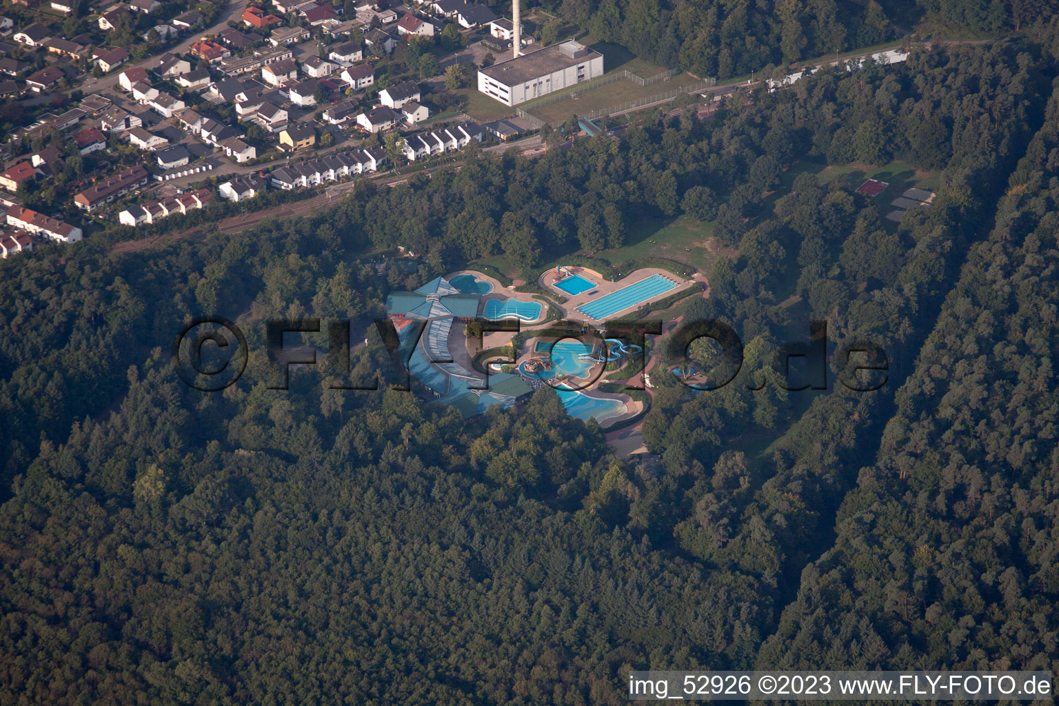 Vue oblique de Parc de baignade à Wörth am Rhein dans le département Rhénanie-Palatinat, Allemagne