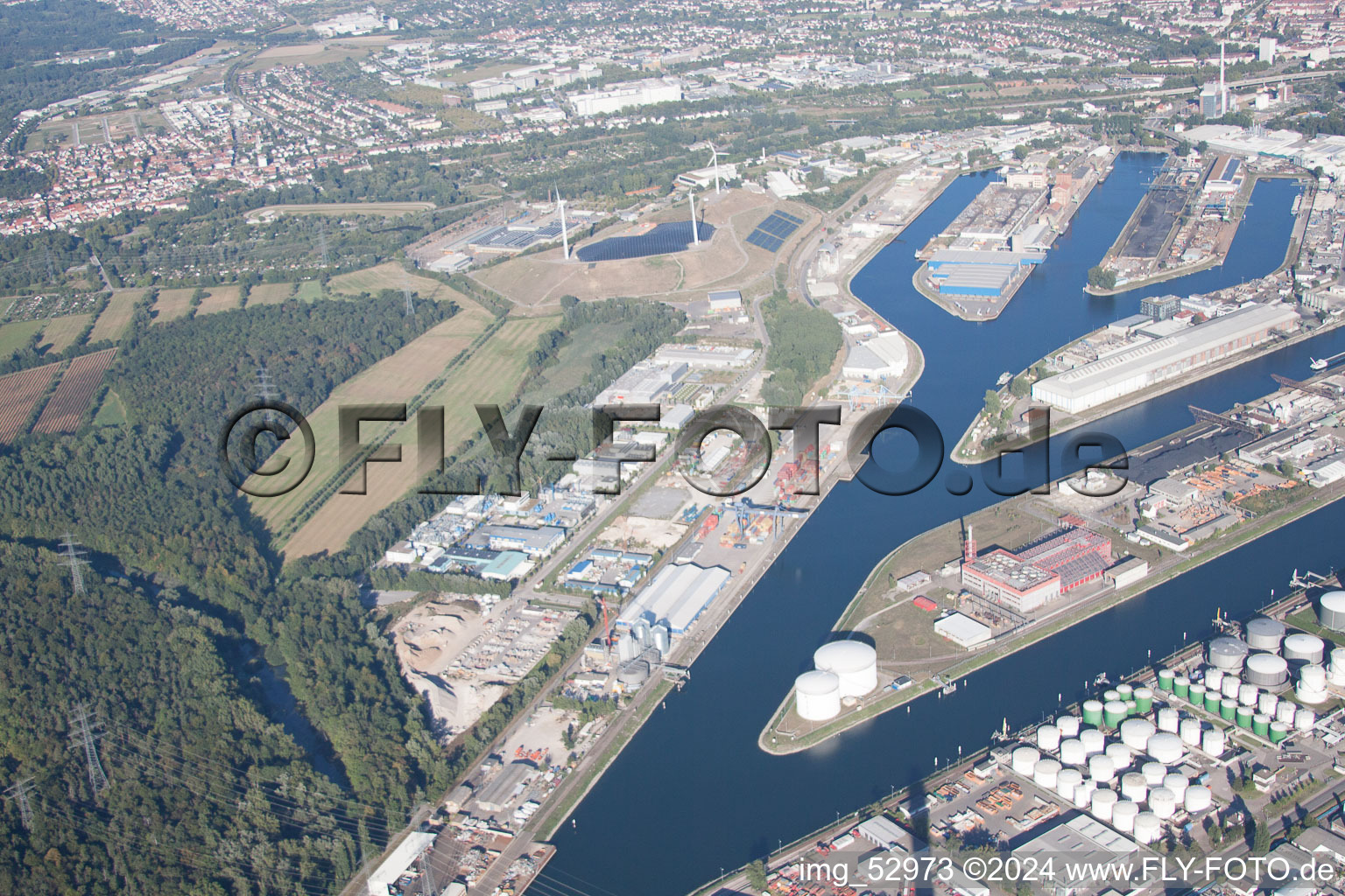 Quartier Rheinhafen in Karlsruhe dans le département Bade-Wurtemberg, Allemagne depuis l'avion