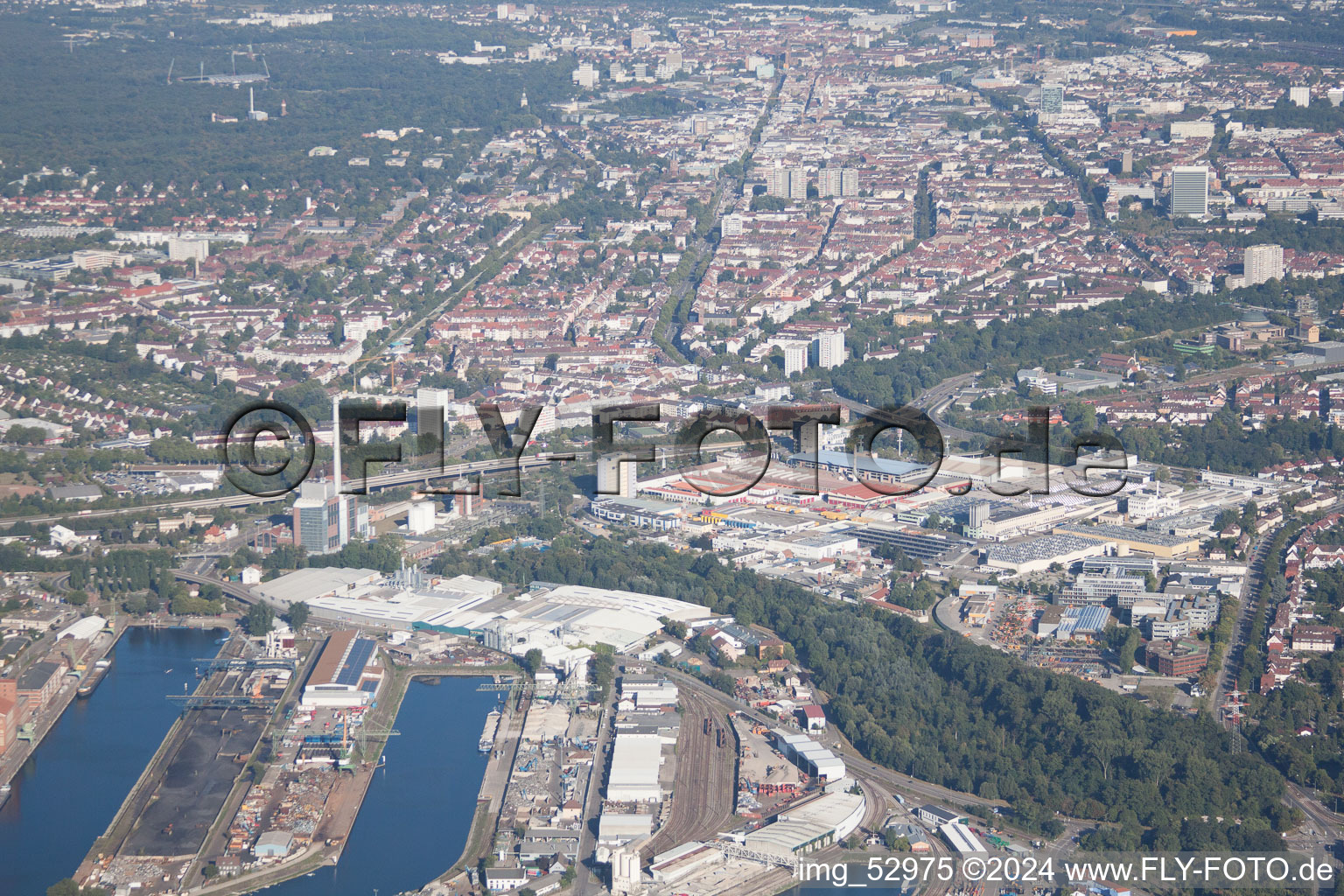 Quartier Rheinhafen in Karlsruhe dans le département Bade-Wurtemberg, Allemagne vue du ciel