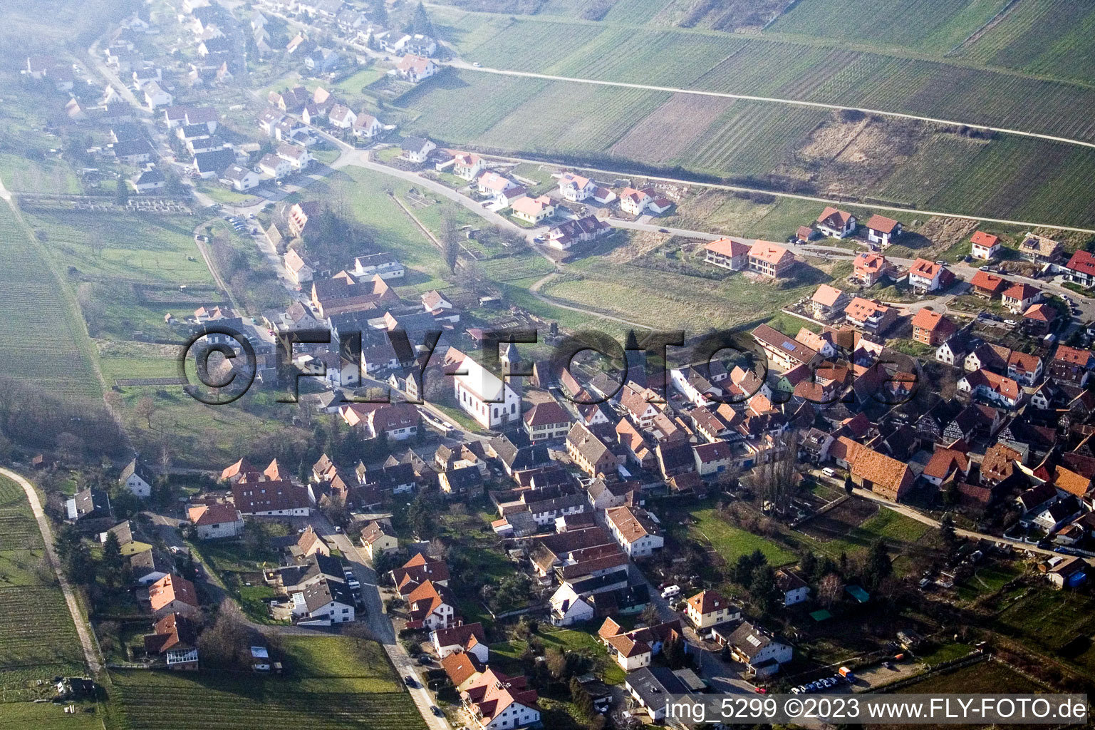 Quartier Pleisweiler in Pleisweiler-Oberhofen dans le département Rhénanie-Palatinat, Allemagne d'un drone