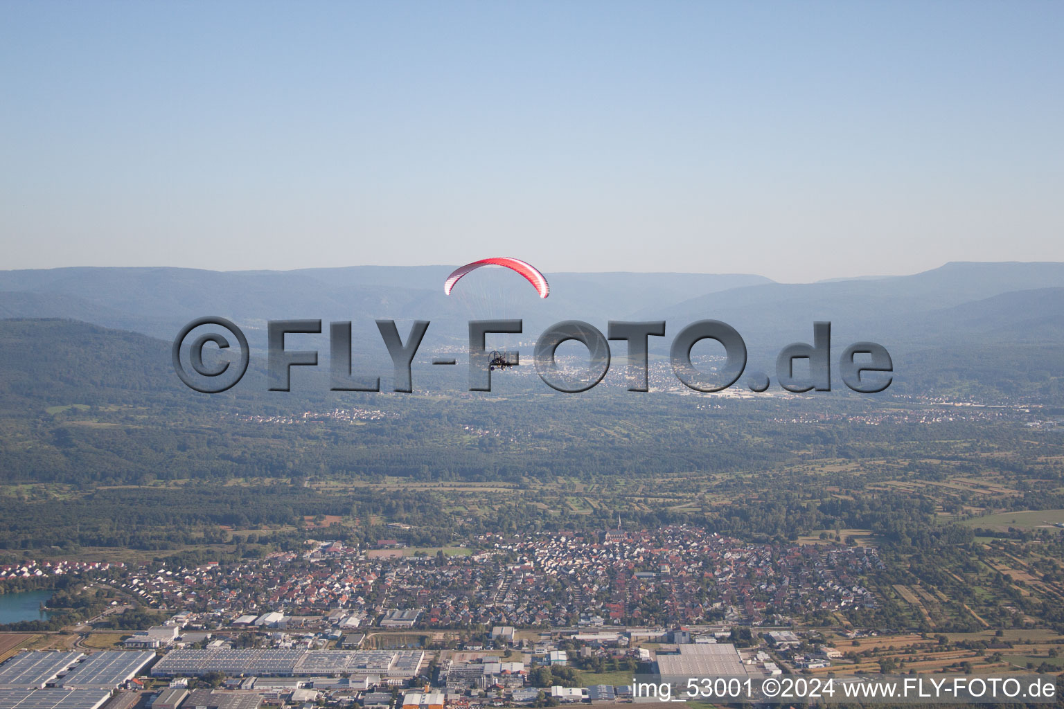 Muggensturm dans le département Bade-Wurtemberg, Allemagne du point de vue du drone