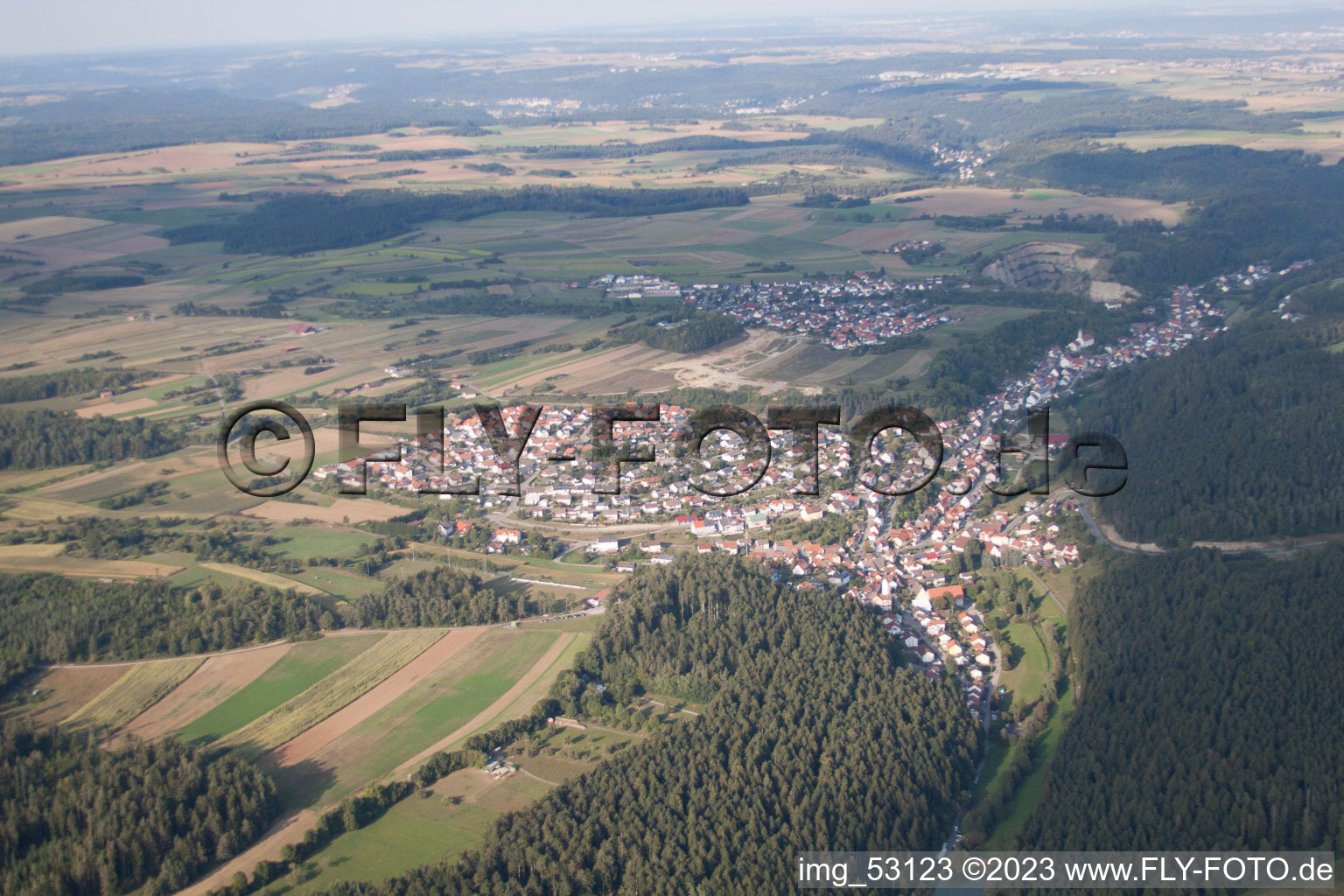 Vue aérienne de Obertalheim dans le département Bade-Wurtemberg, Allemagne