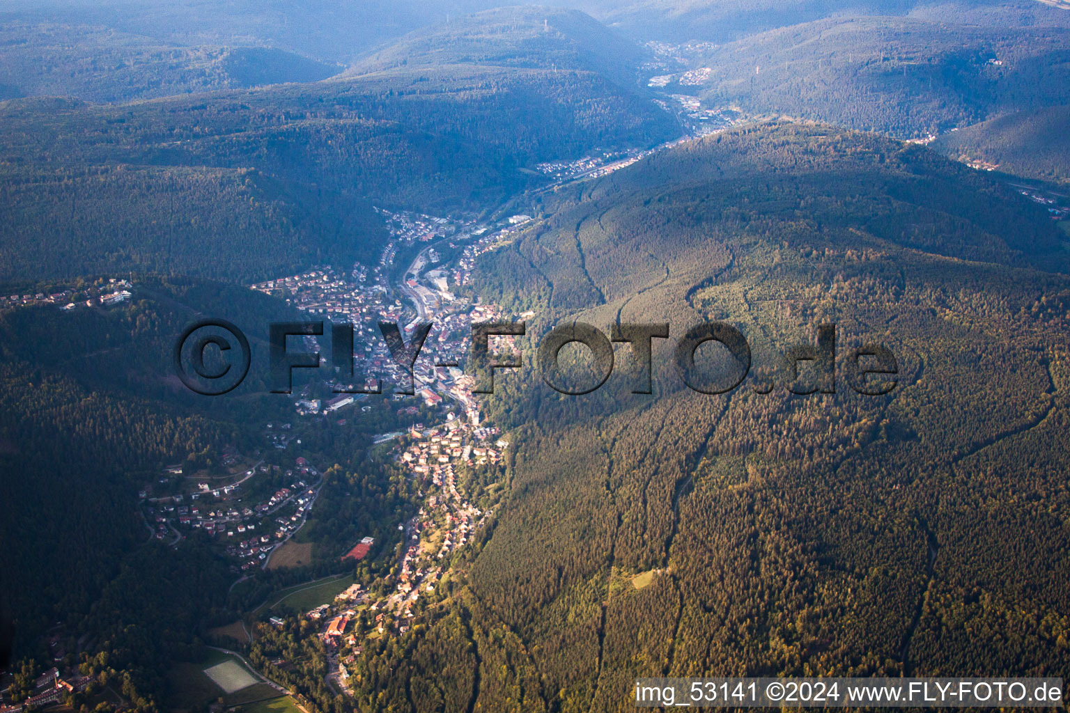 Vue aérienne de Bad Wildbad dans le département Bade-Wurtemberg, Allemagne