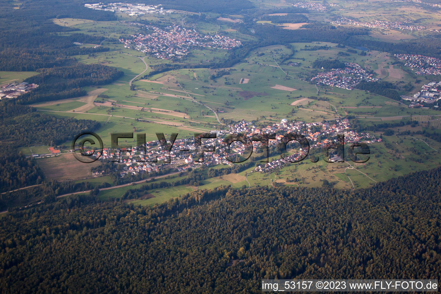 Quartier Langenalb in Straubenhardt dans le département Bade-Wurtemberg, Allemagne depuis l'avion