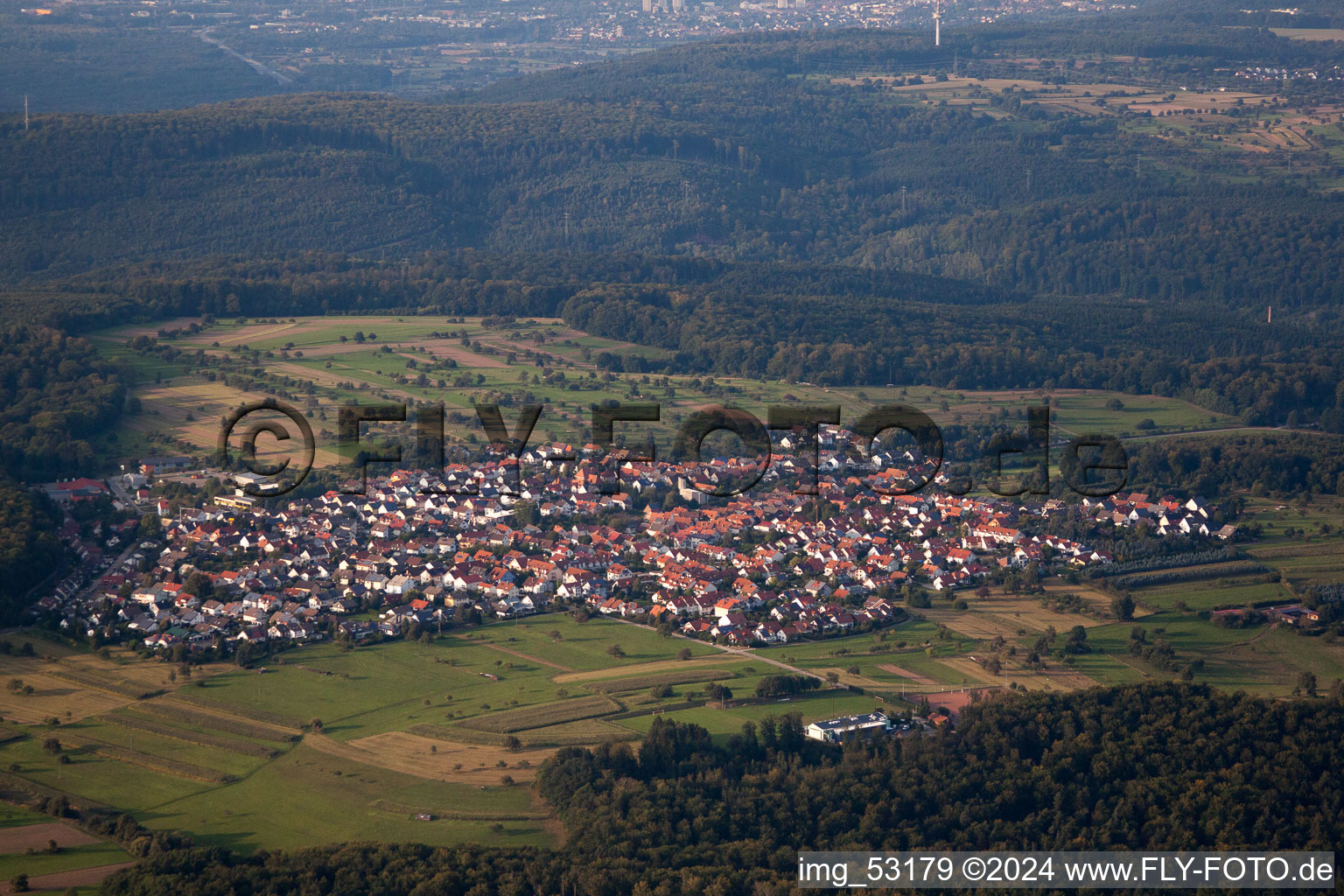 Vue aérienne de Du sud à le quartier Spessart in Ettlingen dans le département Bade-Wurtemberg, Allemagne