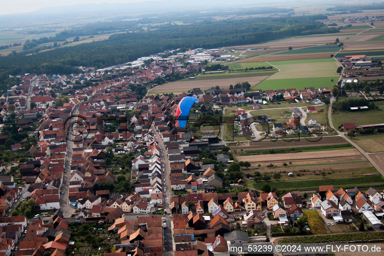 Photographie aérienne de Hatzenbühl dans le département Rhénanie-Palatinat, Allemagne