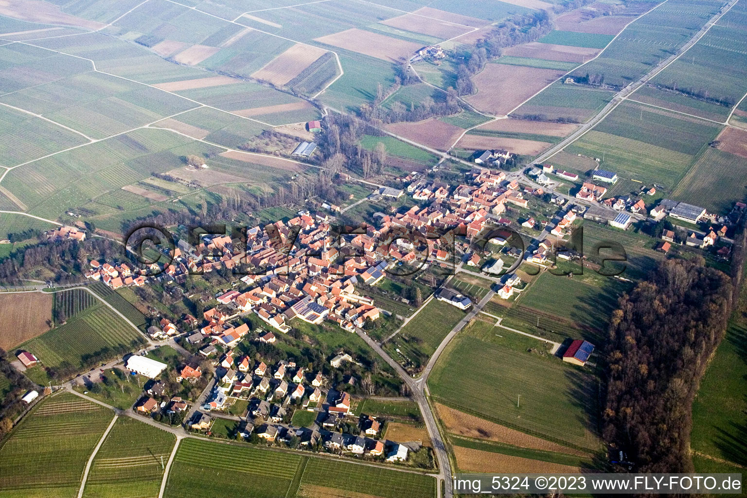 Vue aérienne de De l'ouest à le quartier Heuchelheim in Heuchelheim-Klingen dans le département Rhénanie-Palatinat, Allemagne