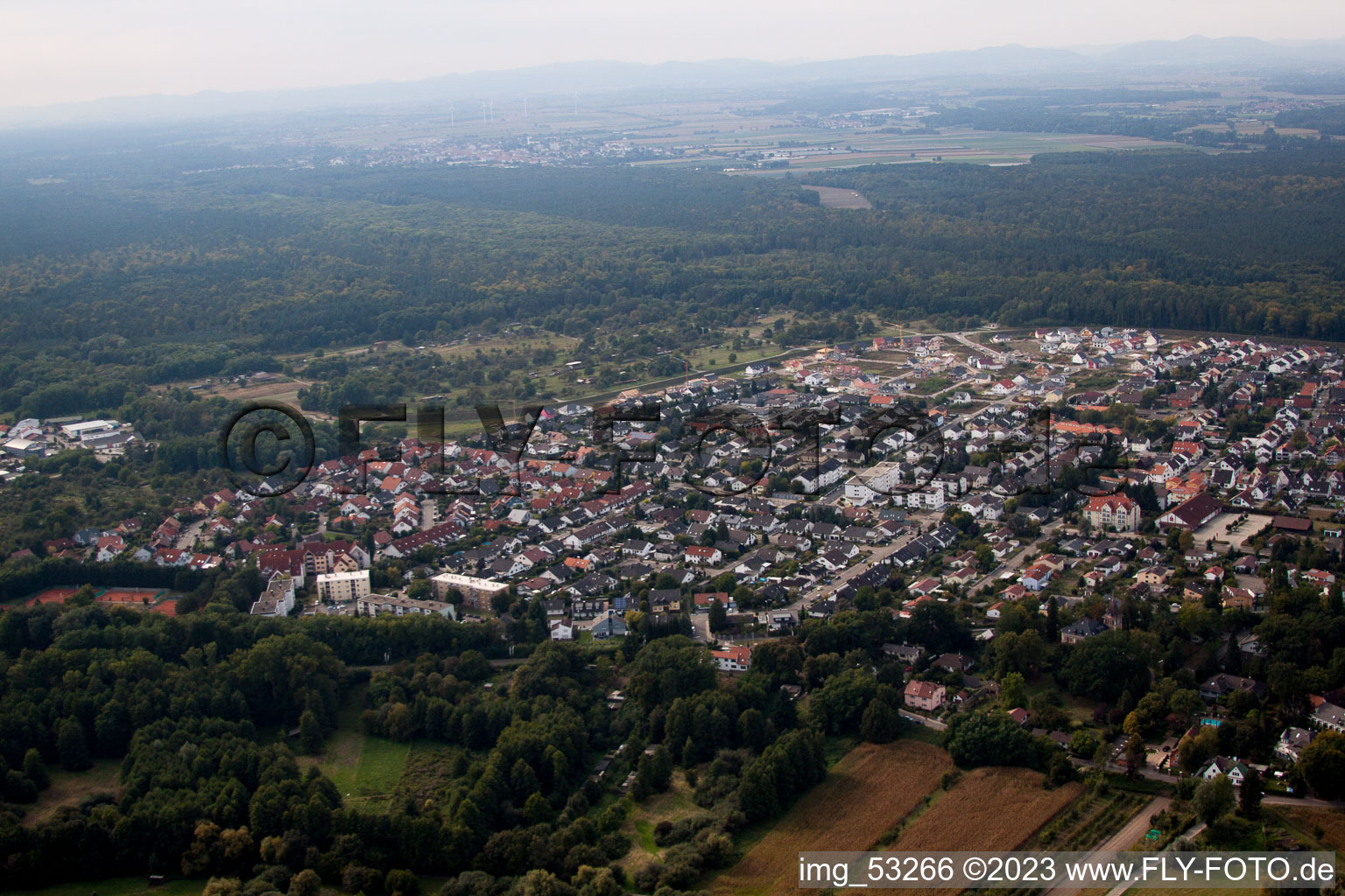 Vue d'oiseau de Jockgrim dans le département Rhénanie-Palatinat, Allemagne