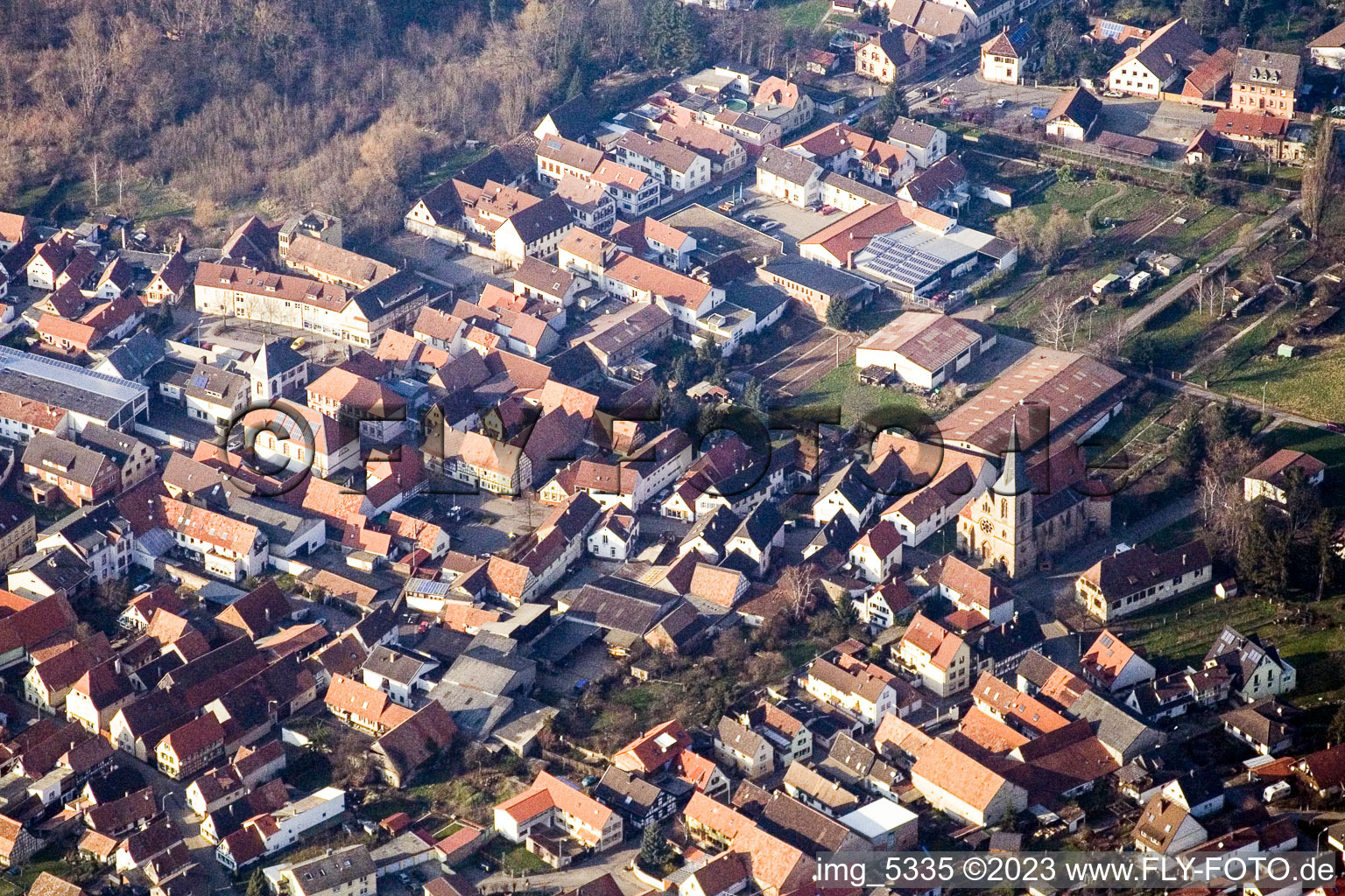 Enregistrement par drone de Quartier Ingenheim in Billigheim-Ingenheim dans le département Rhénanie-Palatinat, Allemagne