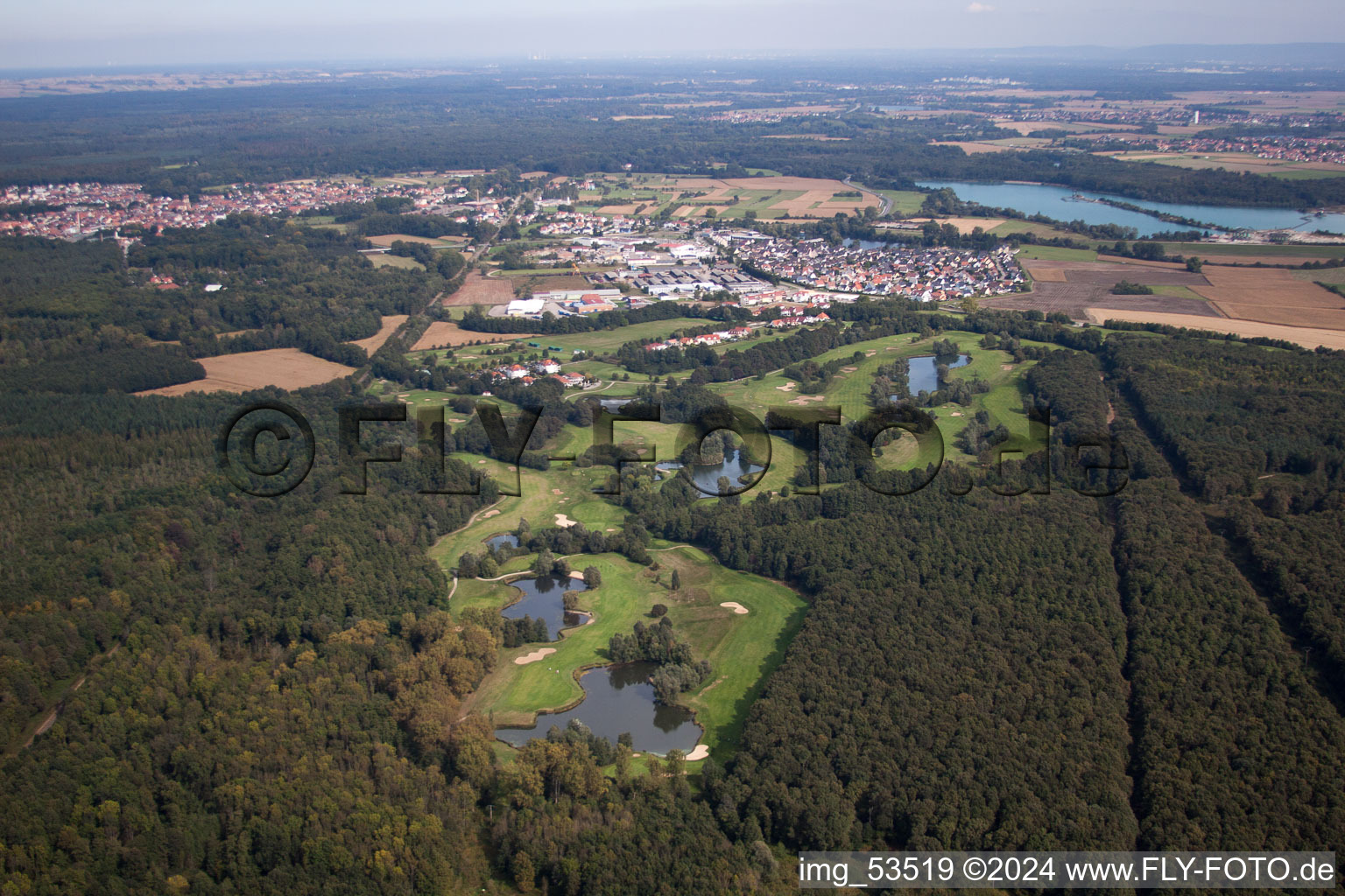 Enregistrement par drone de Golf de Baden-Baden Soufflenheim à Soufflenheim dans le département Bas Rhin, France