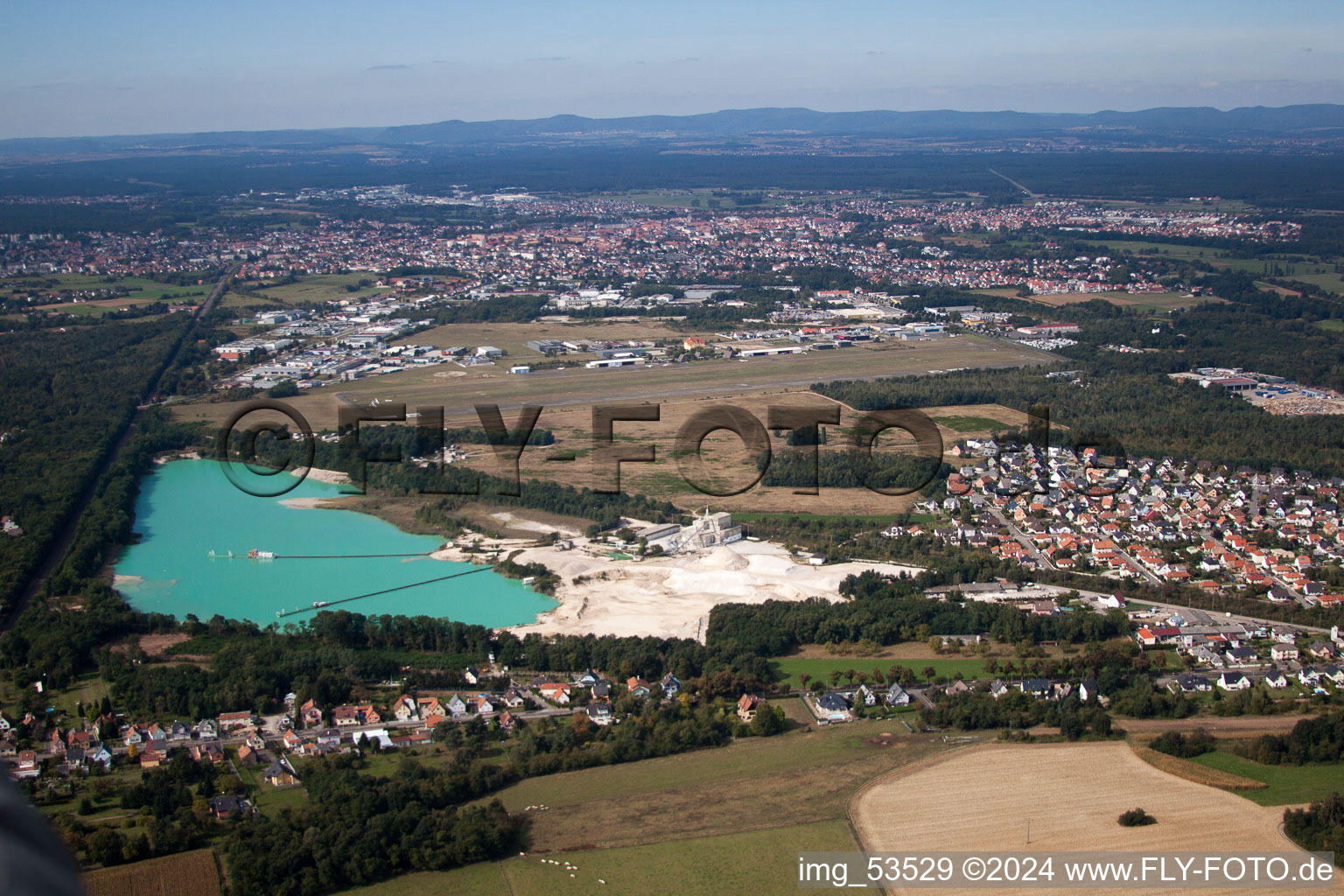 Haguenau dans le département Bas Rhin, France d'en haut