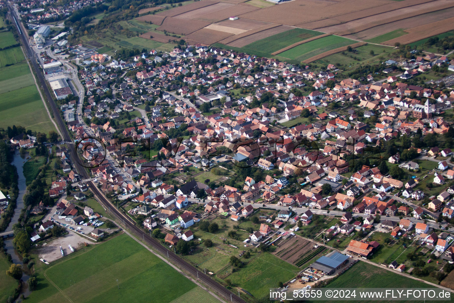 Vue aérienne de Schwindratzheim dans le département Bas Rhin, France