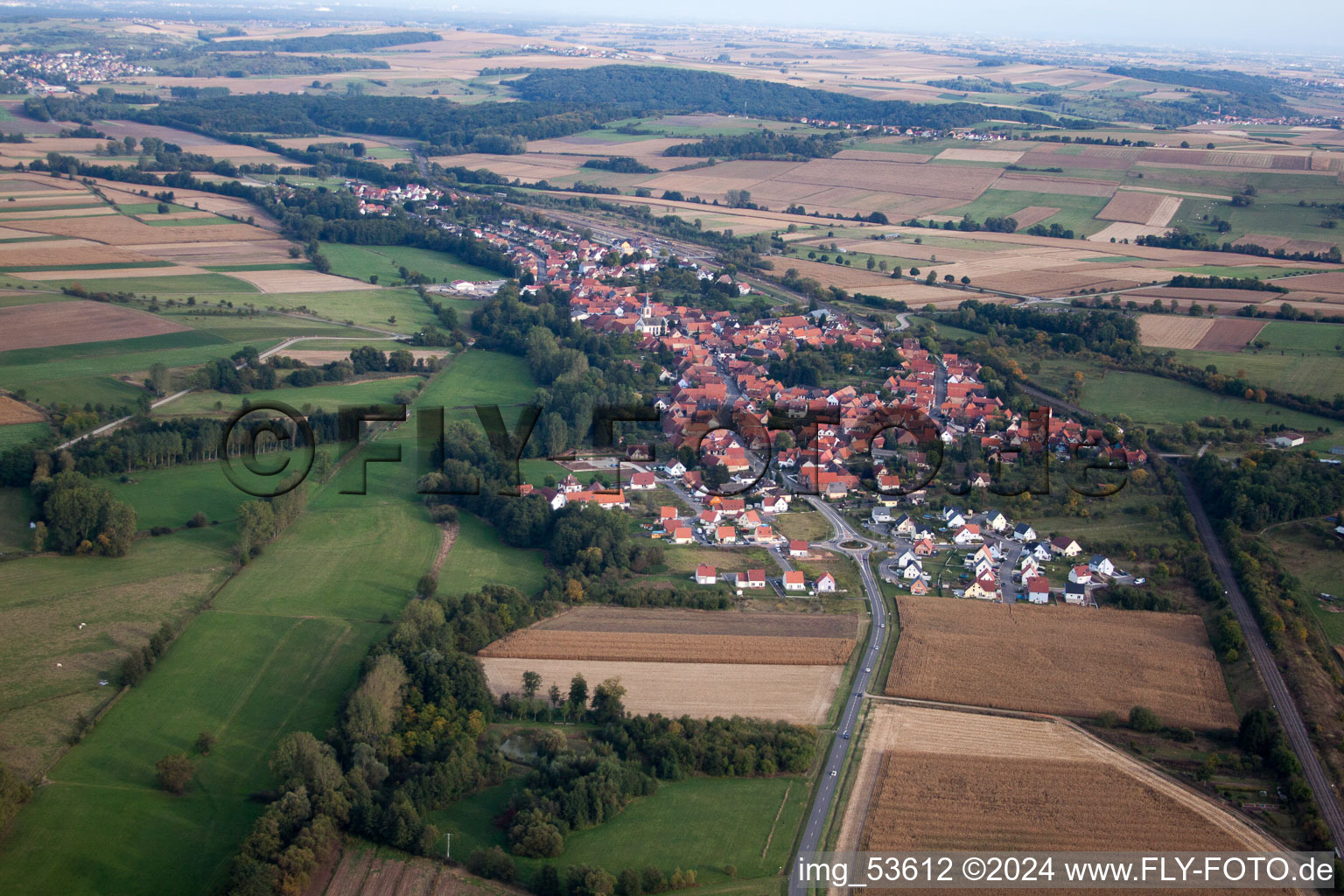 Vue aérienne de Ultramoderne à Obermodern-Zutzendorf dans le département Bas Rhin, France