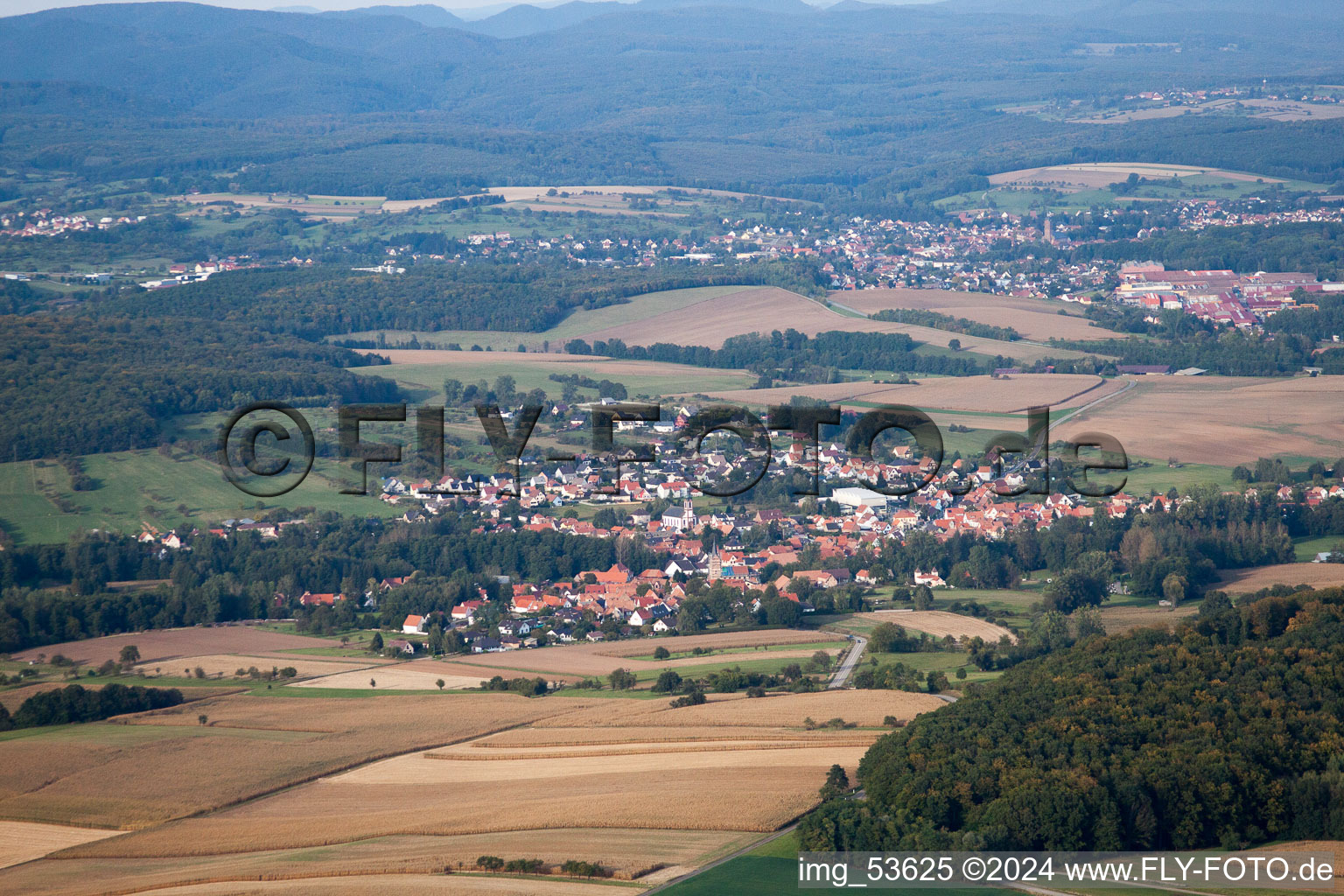 Vue d'oiseau de Engwiller dans le département Bas Rhin, France