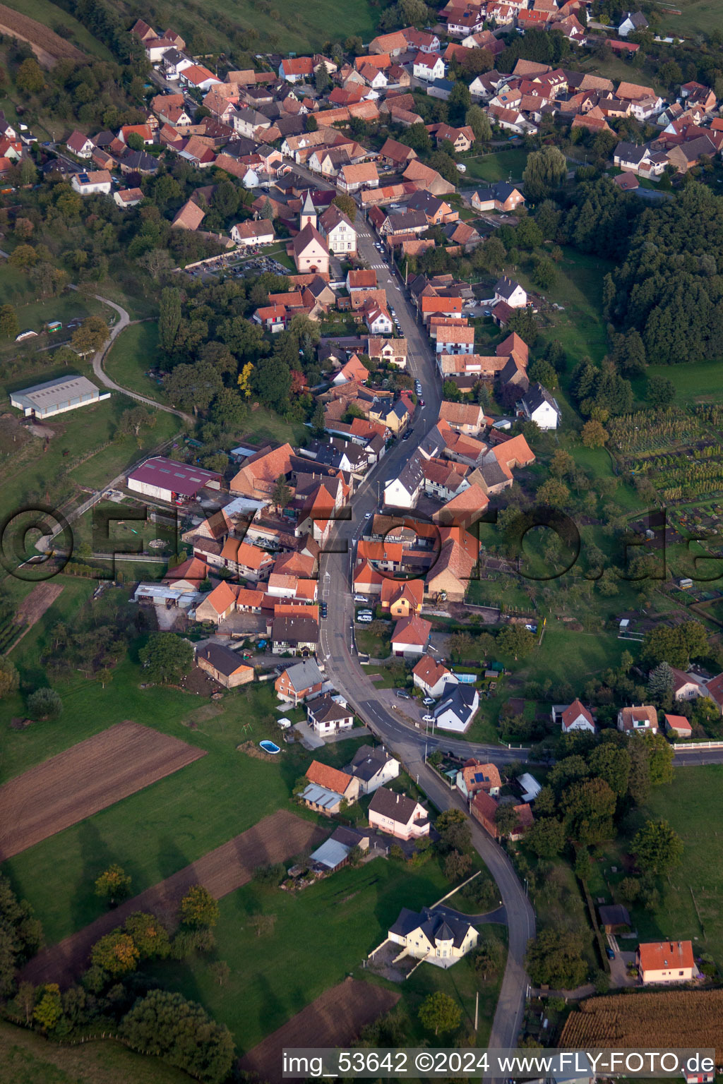 Vue aérienne de Vue sur le village à Gundershoffen dans le département Bas Rhin, France