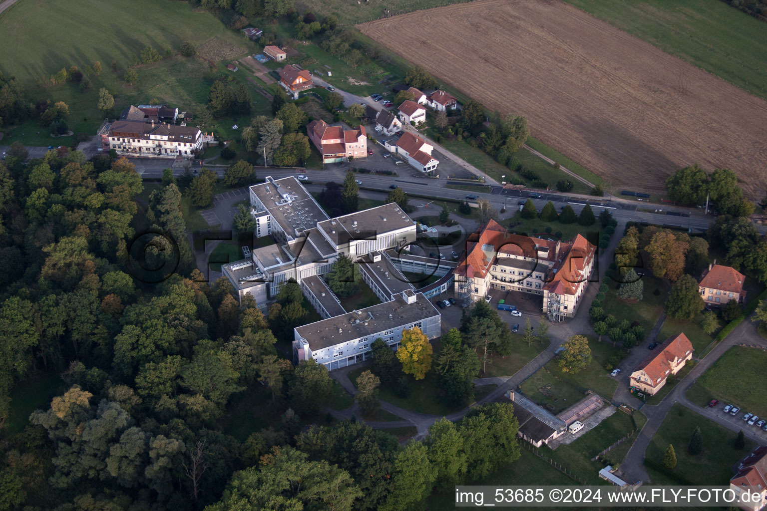 Morsbronn-les-Bains dans le département Bas Rhin, France vue du ciel