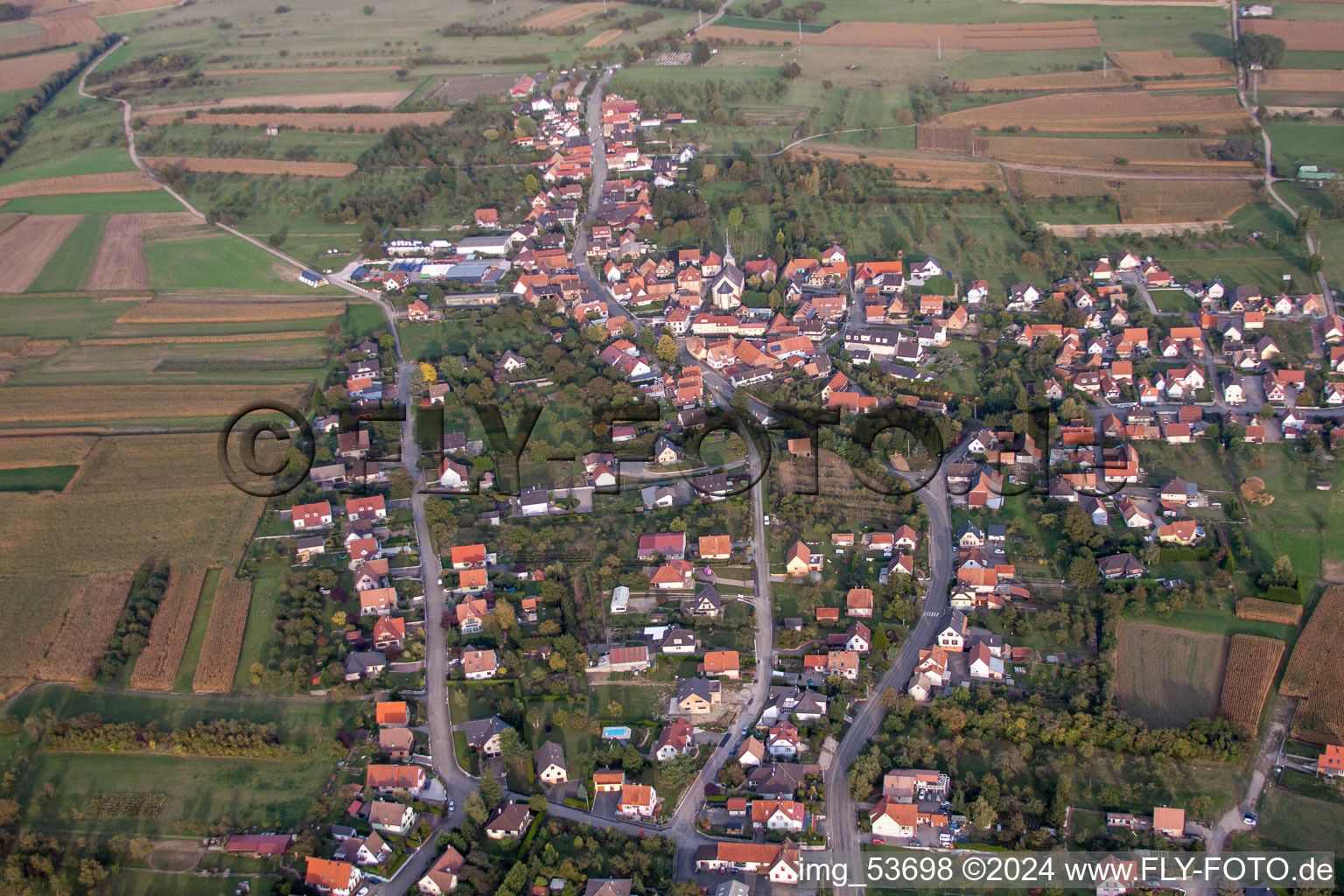 Vue aérienne de Gunstett dans le département Bas Rhin, France