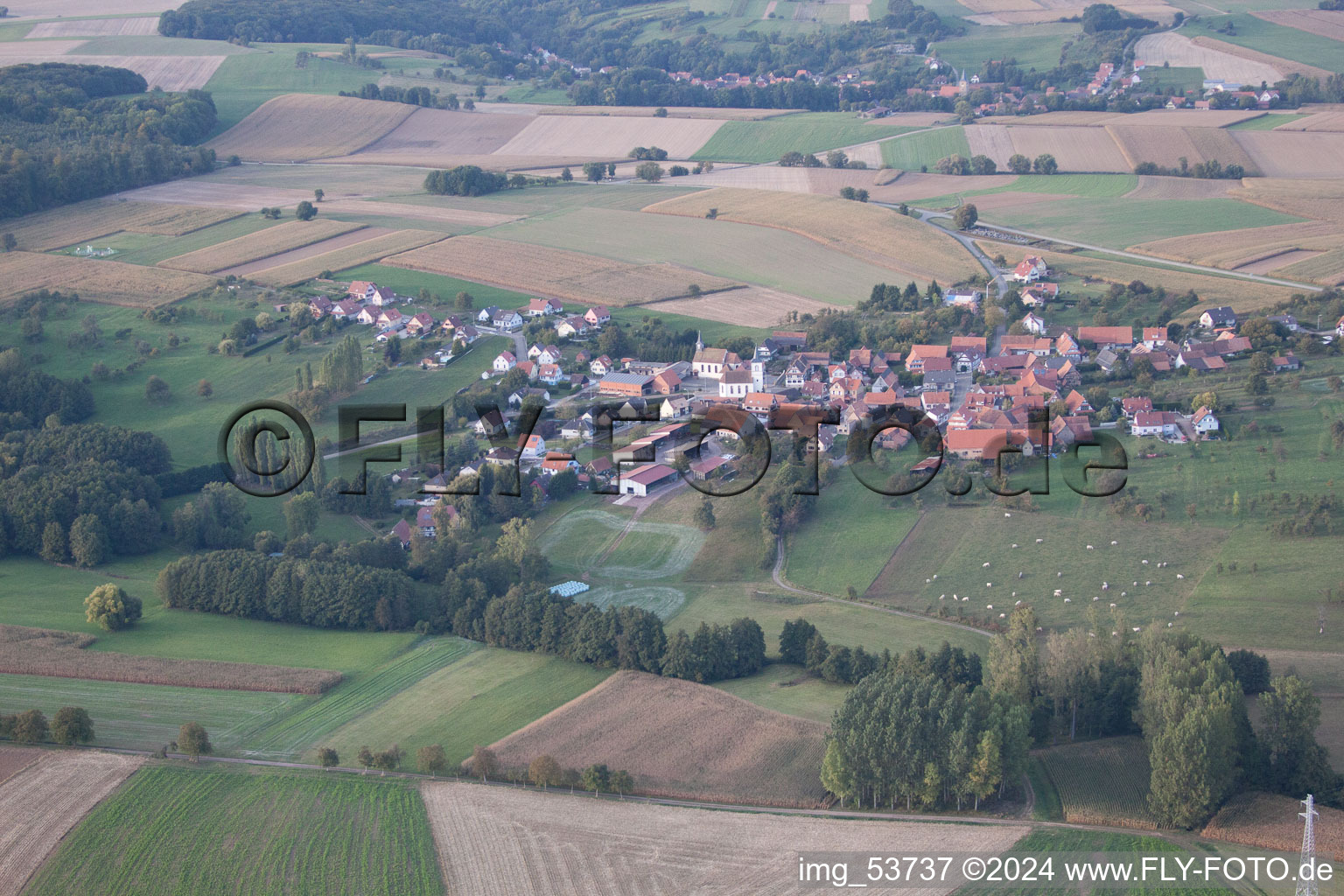 Retschwiller dans le département Bas Rhin, France du point de vue du drone