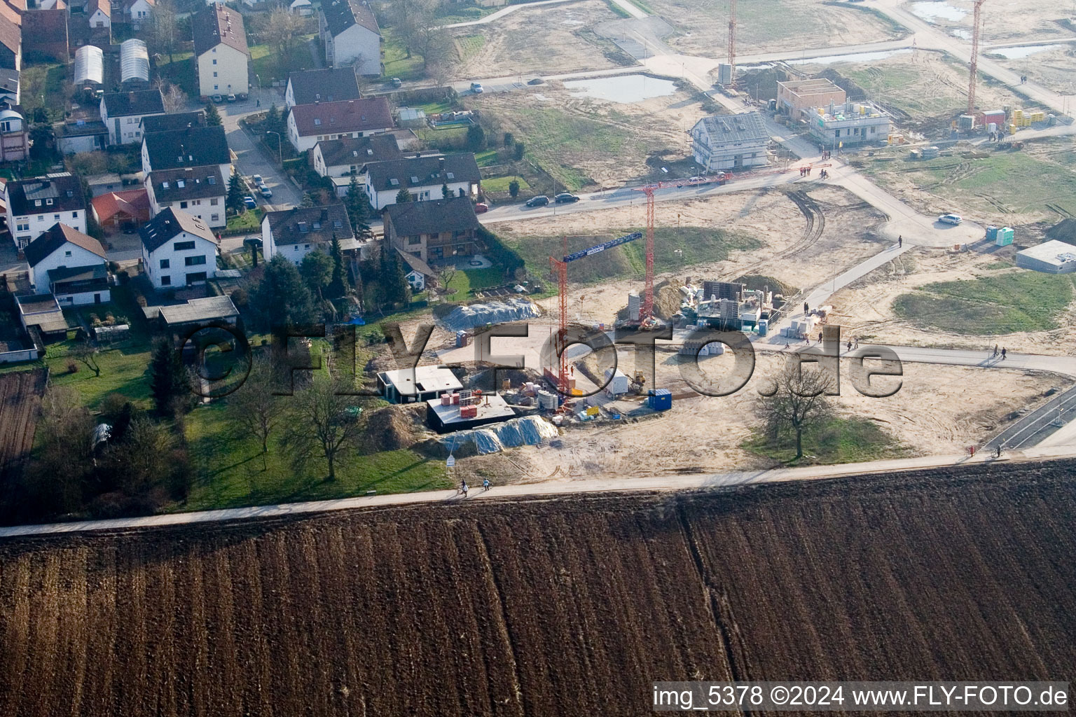 Nouvelle zone de développement sur le Höhenweg à Kandel dans le département Rhénanie-Palatinat, Allemagne depuis l'avion