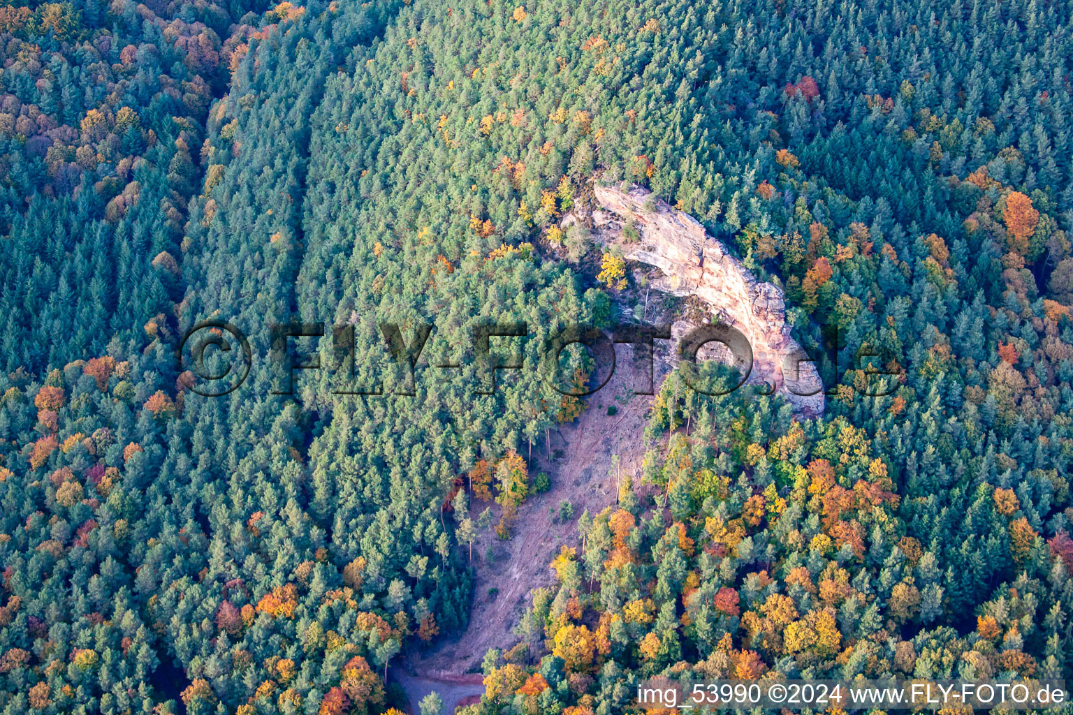 Photographie aérienne de Rotzenfelsen à le quartier Gossersweiler in Gossersweiler-Stein dans le département Rhénanie-Palatinat, Allemagne