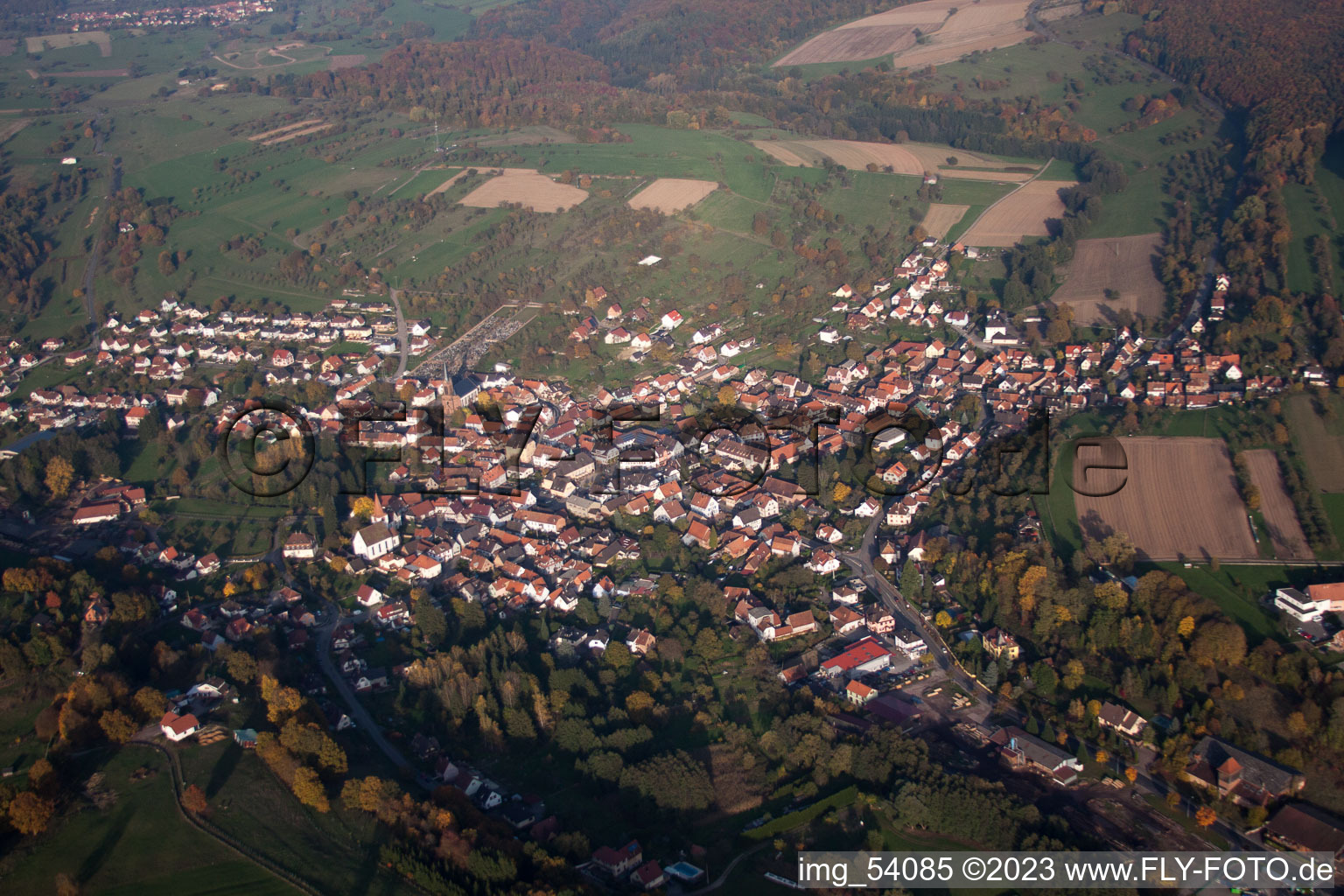 Lembach dans le département Bas Rhin, France vue d'en haut