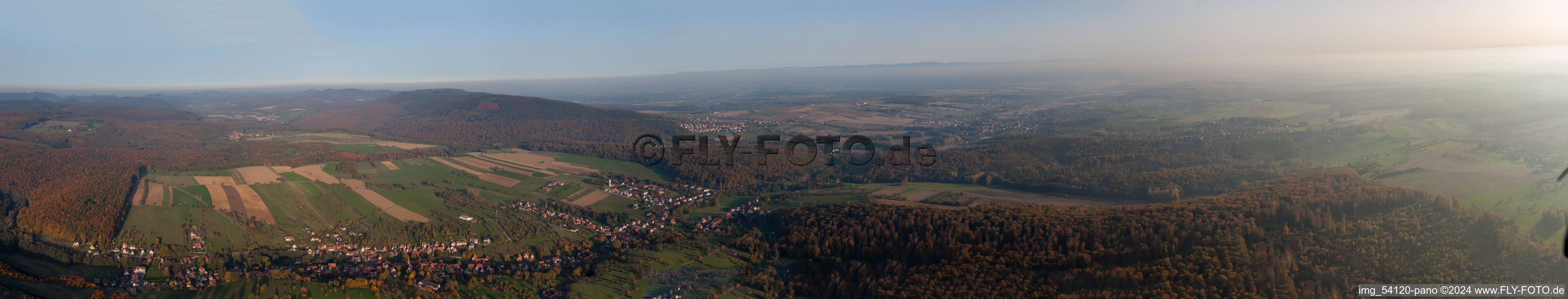 Vue aérienne de Panorama à Langensoultzbach dans le département Bas Rhin, France