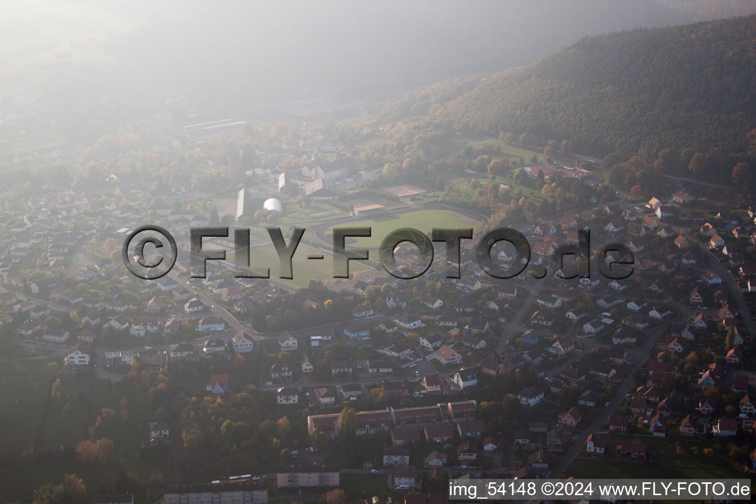 Niederbronn-les-Bains dans le département Bas Rhin, France vue du ciel