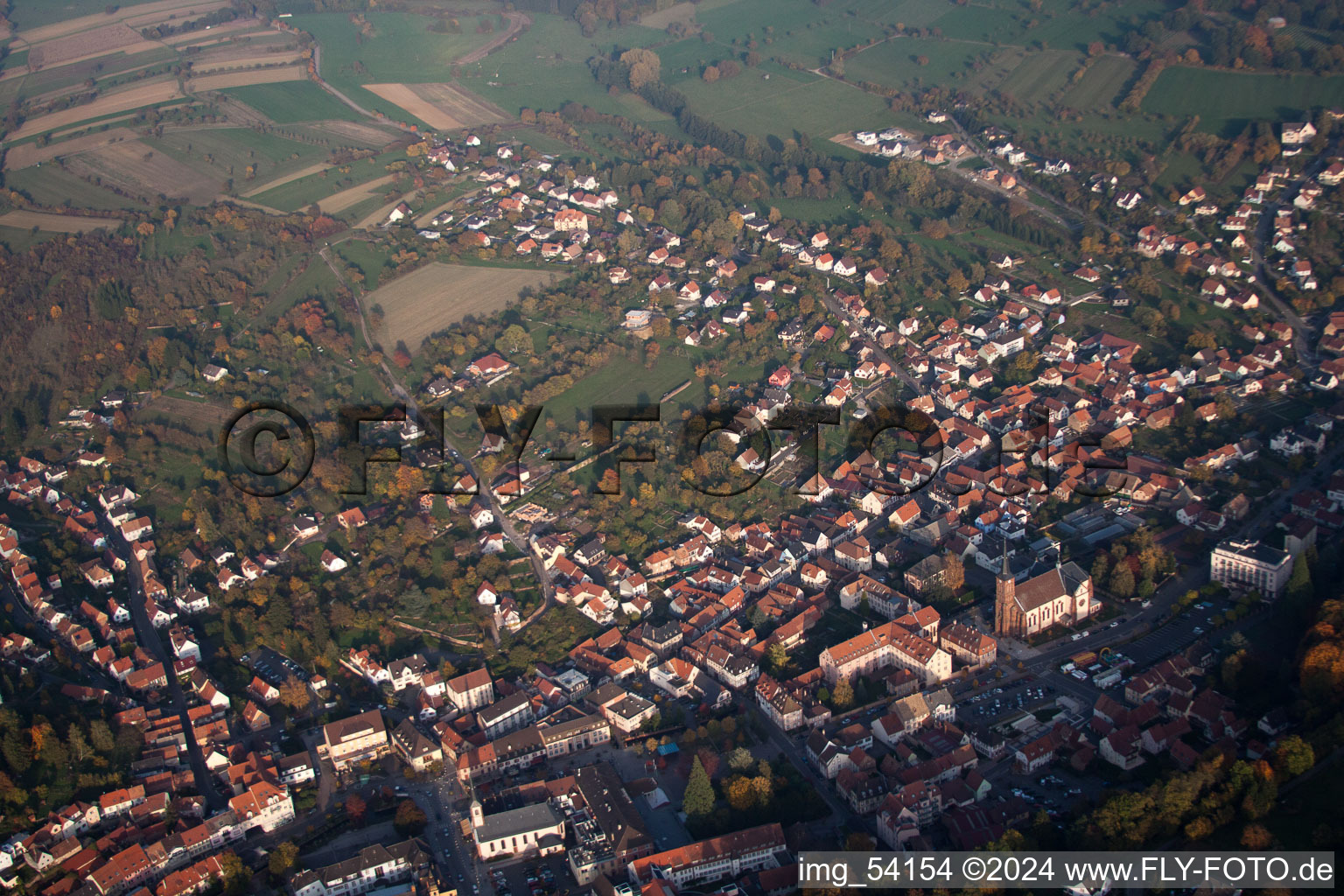 Niederbronn-les-Bains dans le département Bas Rhin, France vu d'un drone