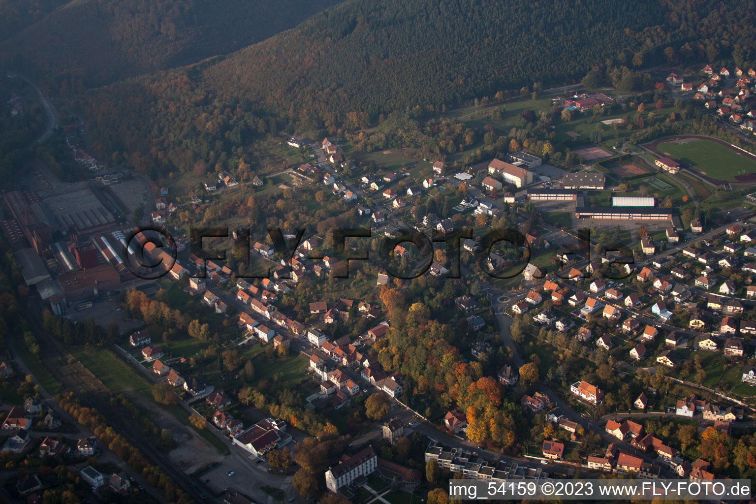 Niederbronn-les-Bains dans le département Bas Rhin, France d'en haut