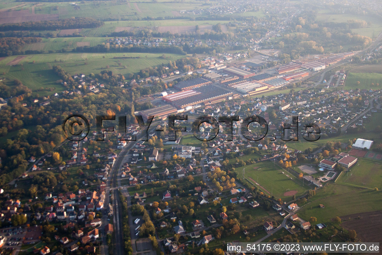 Reichshoffen dans le département Bas Rhin, France du point de vue du drone