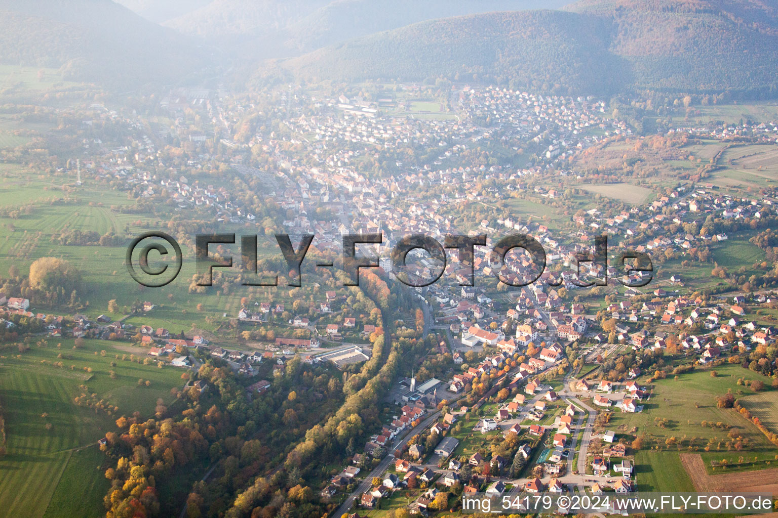 Vue aérienne de Reichshoffen dans le département Bas Rhin, France