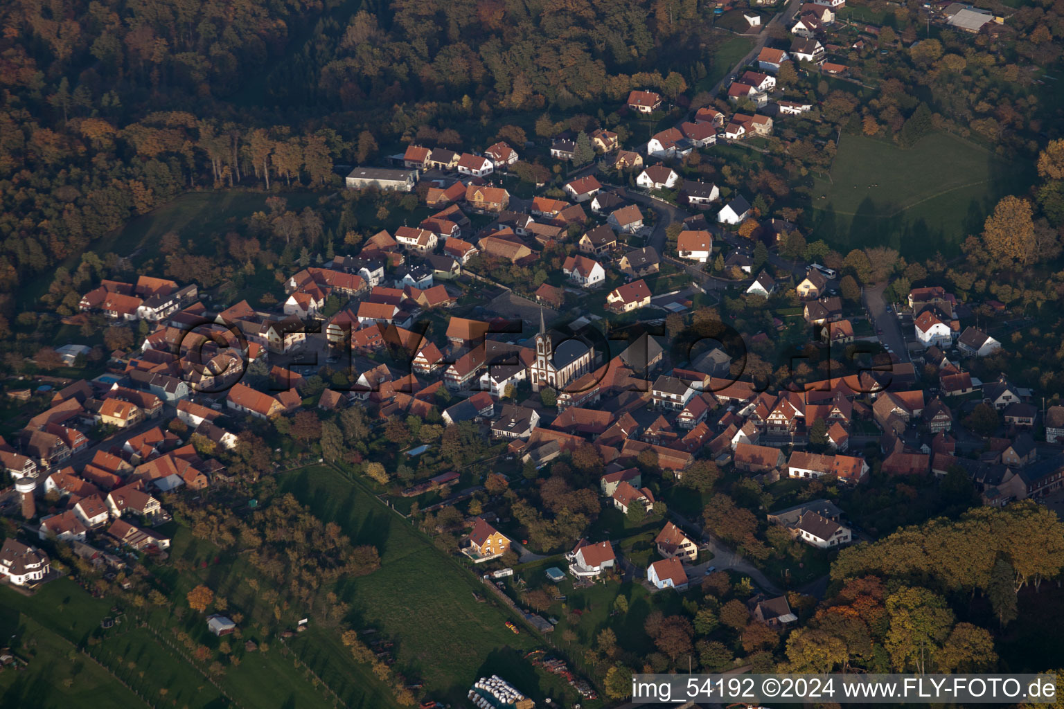 Vue aérienne de Gœrsdorf dans le département Bas Rhin, France