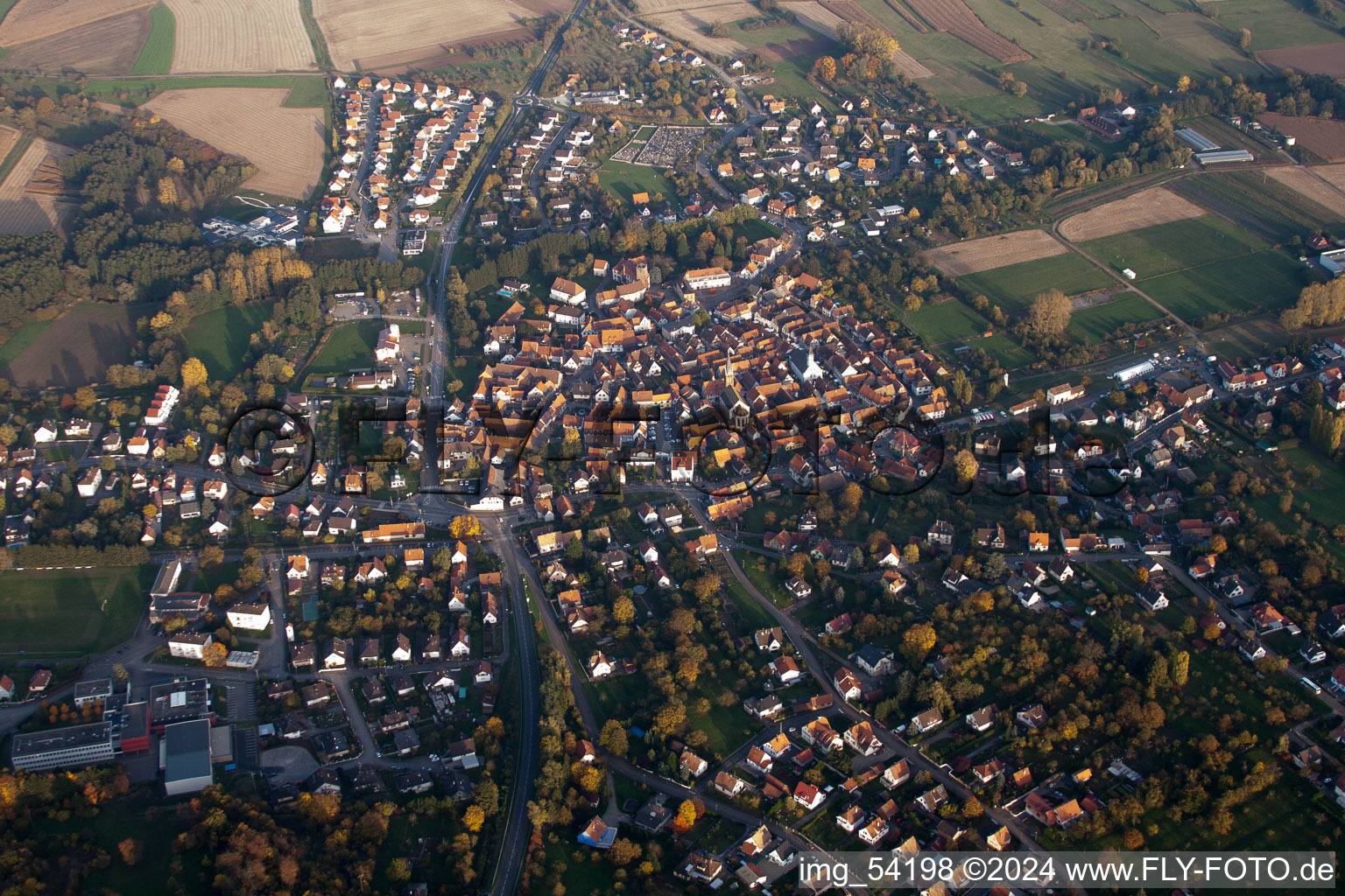 Wœrth dans le département Bas Rhin, France vu d'un drone