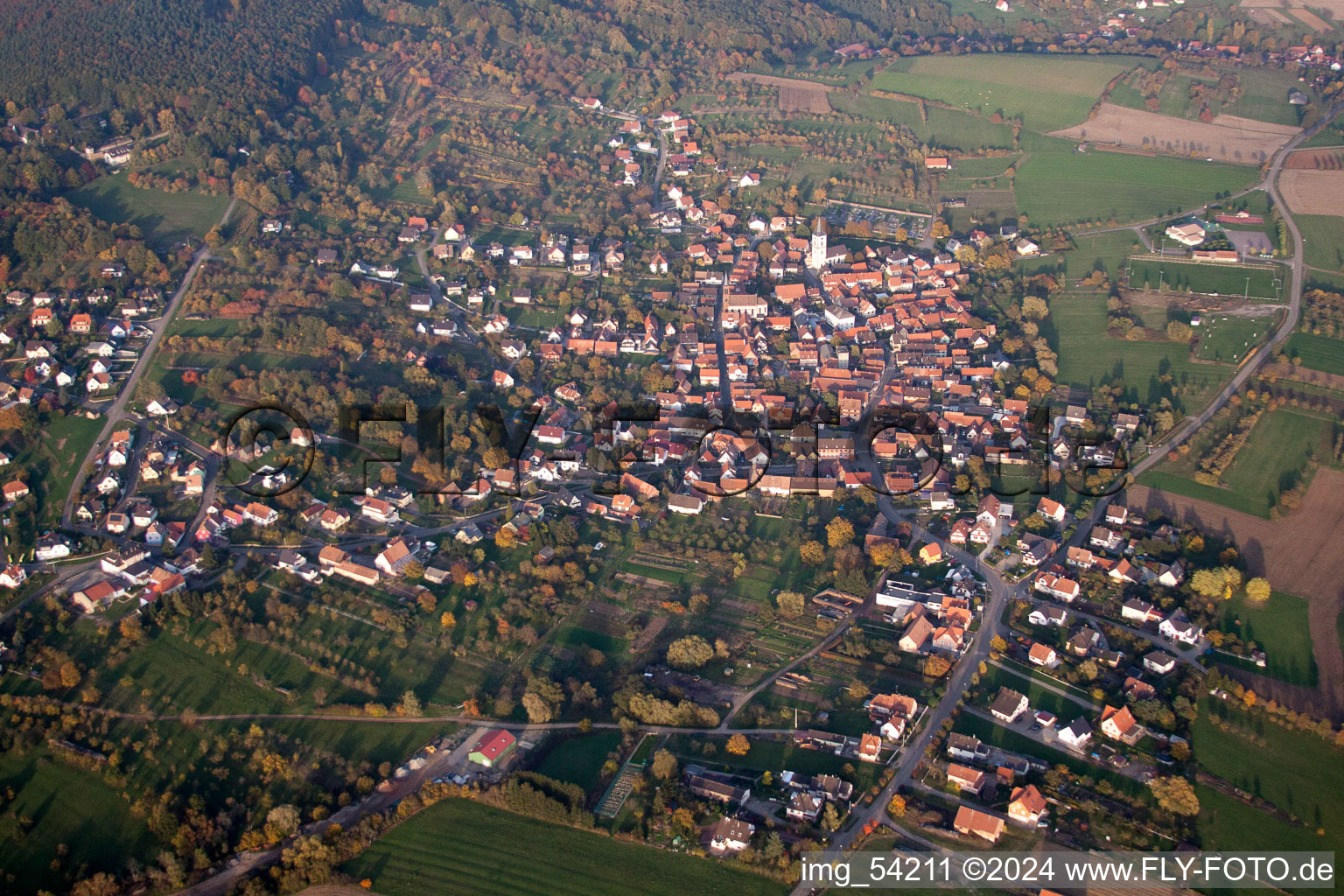 Gœrsdorf dans le département Bas Rhin, France depuis l'avion