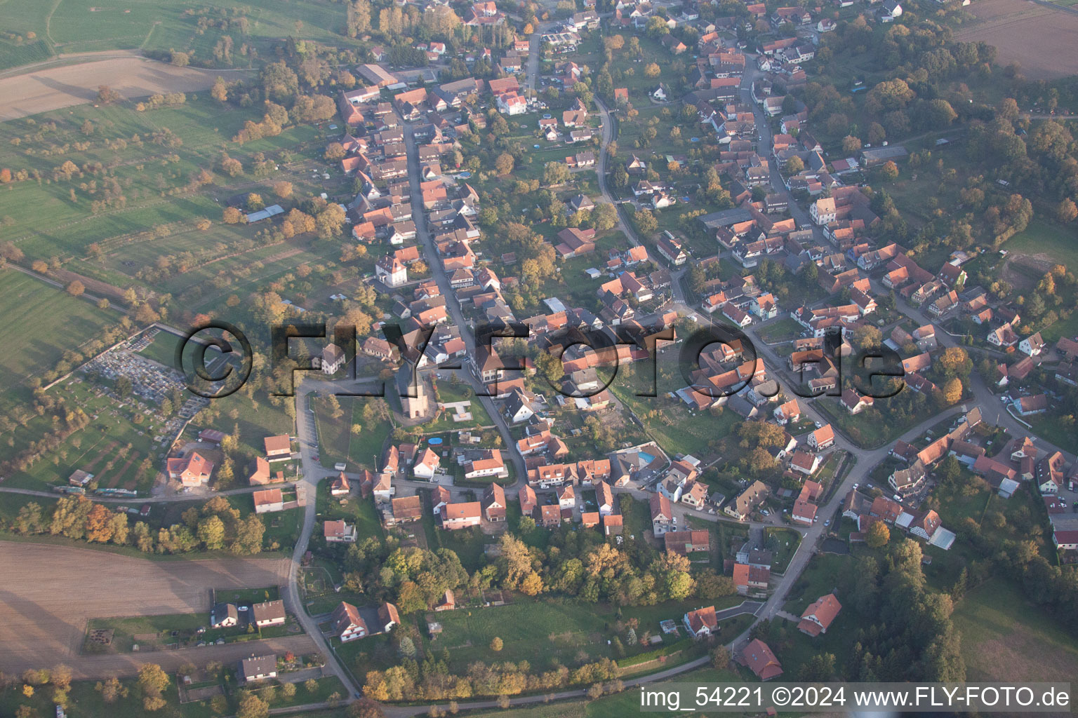 Vue oblique de Mitschdorf dans le département Bas Rhin, France