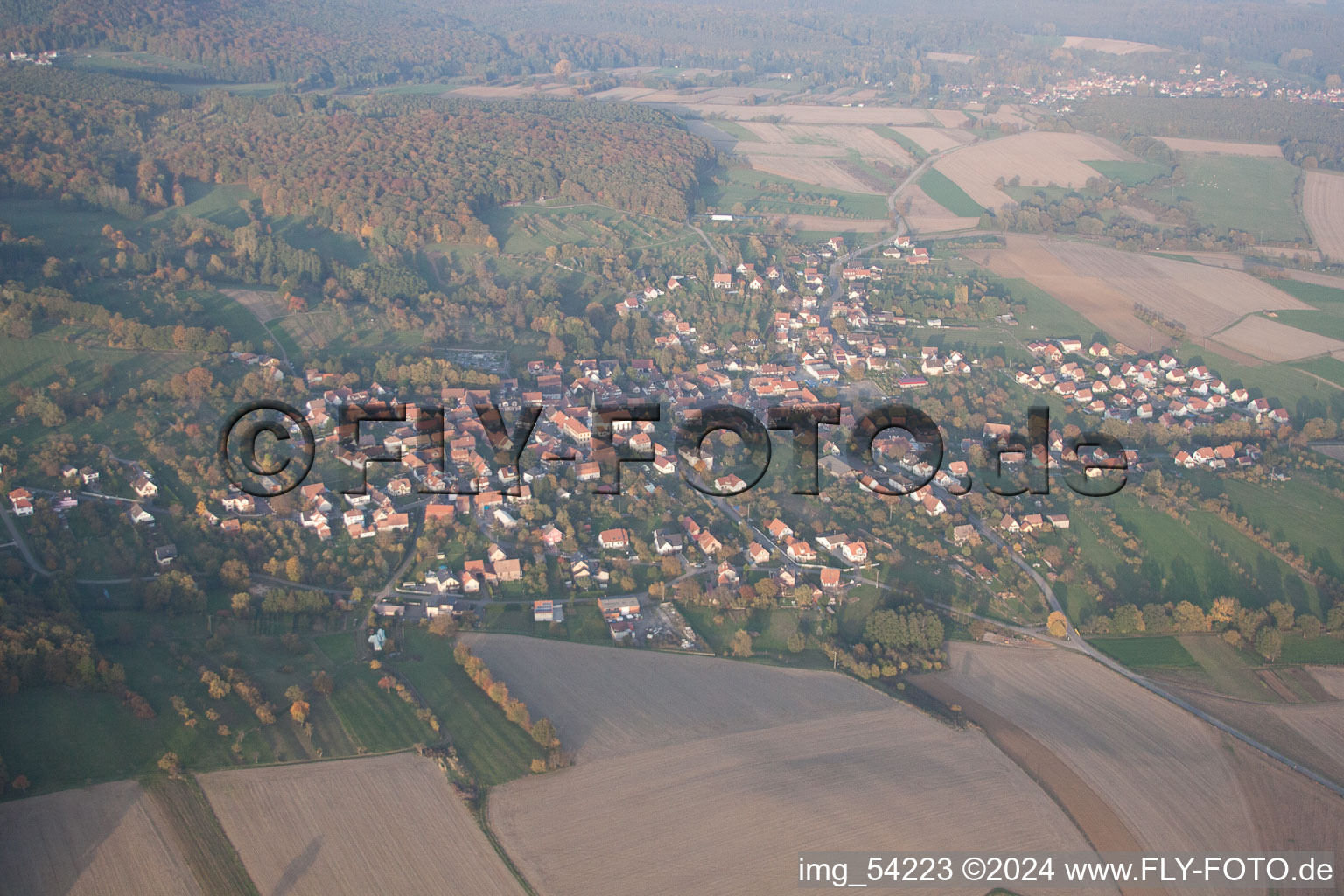 Preuschdorf dans le département Bas Rhin, France vu d'un drone