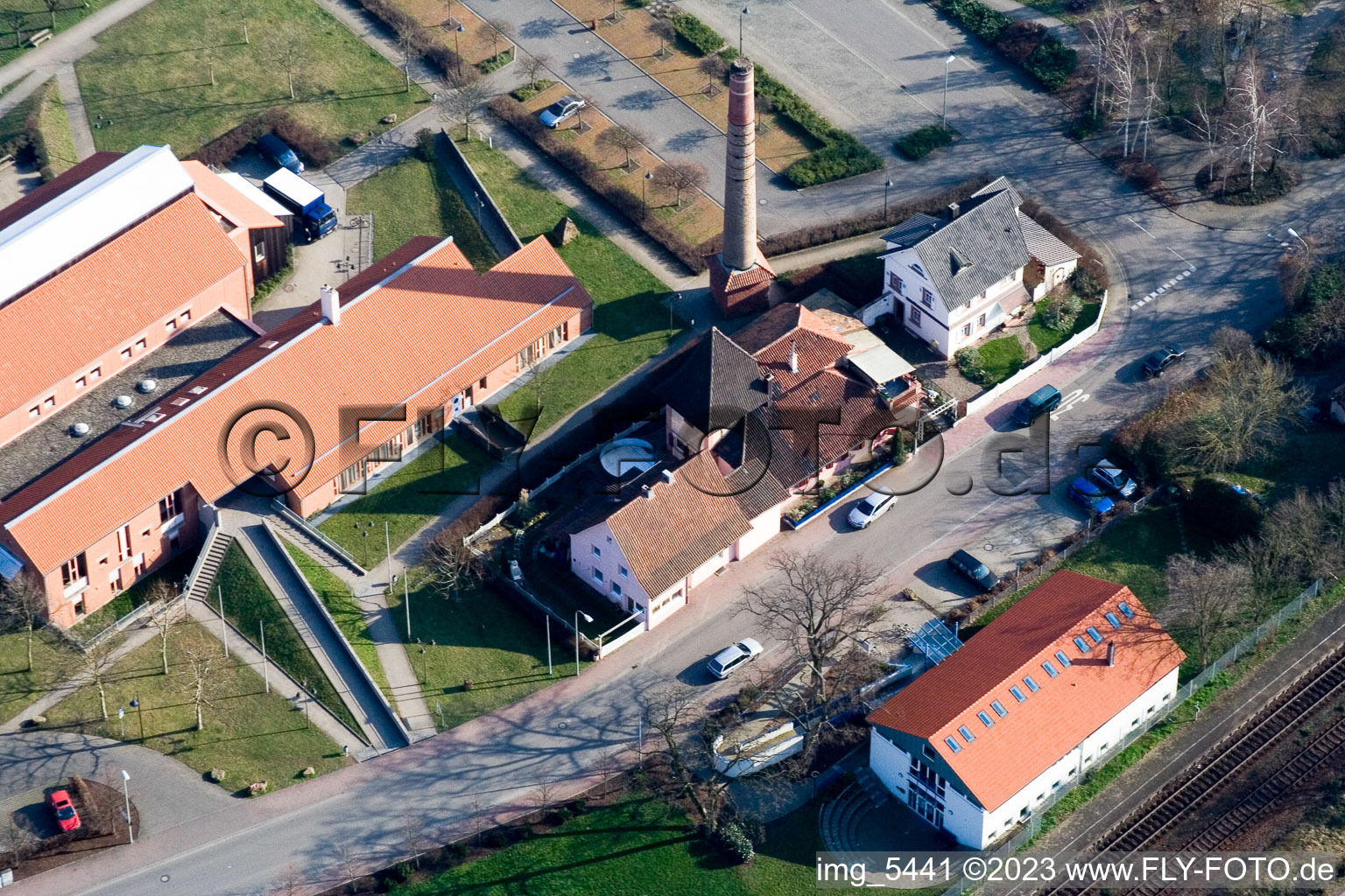 Vue aérienne de Salle des fêtes vue de l'ouest à Jockgrim dans le département Rhénanie-Palatinat, Allemagne