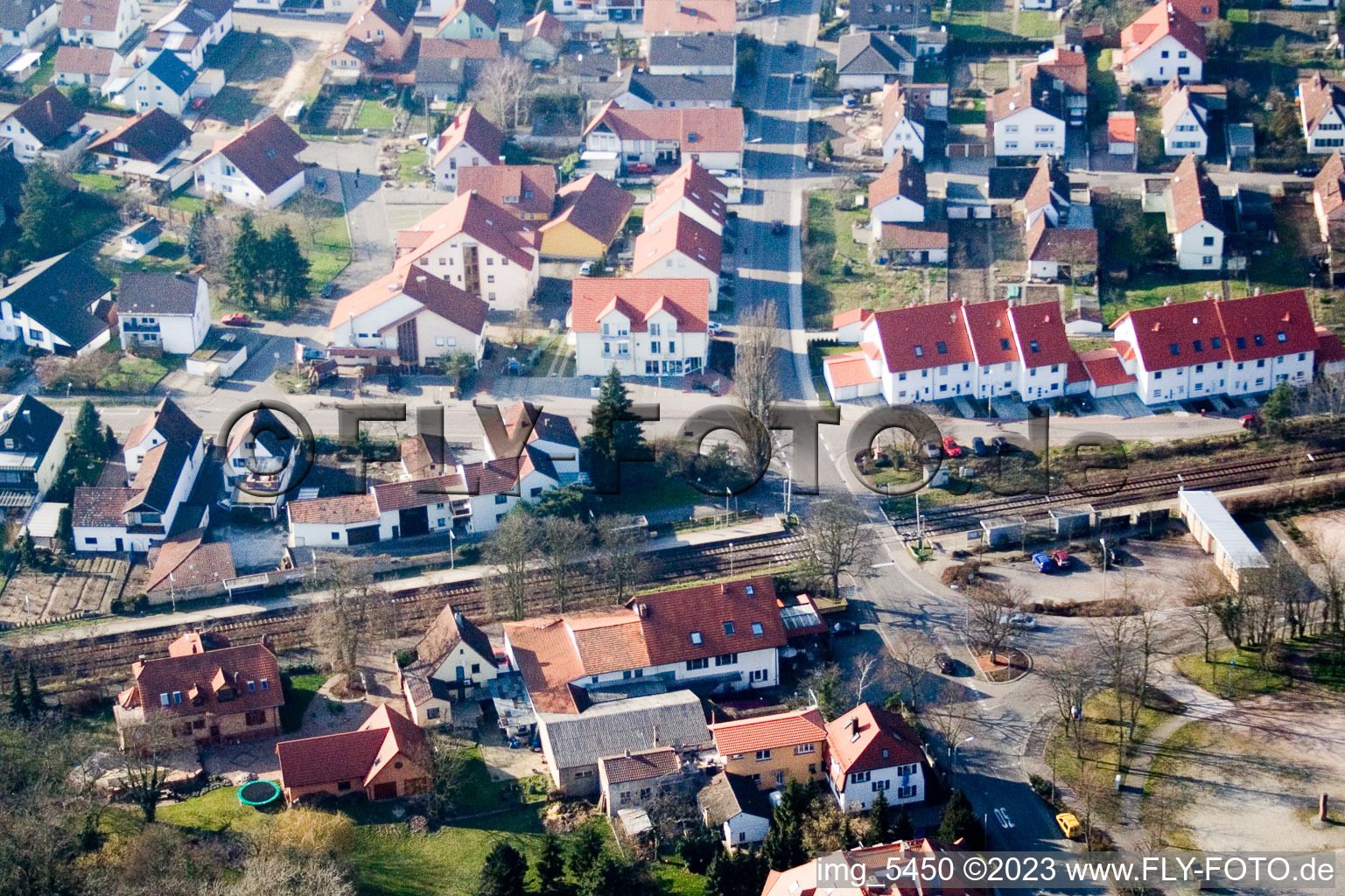 Vue aérienne de Passage à niveau à Jockgrim dans le département Rhénanie-Palatinat, Allemagne