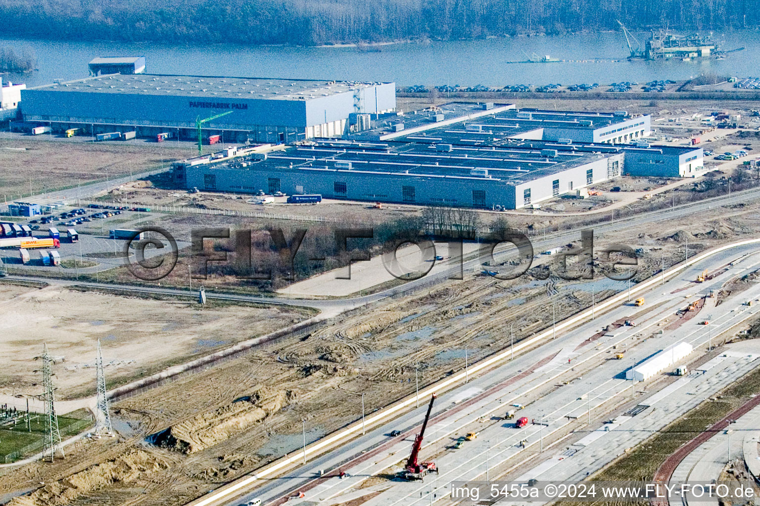 Vue aérienne de Piste d'essai des camions Daimler-Chrysler à Wörth am Rhein dans le département Rhénanie-Palatinat, Allemagne