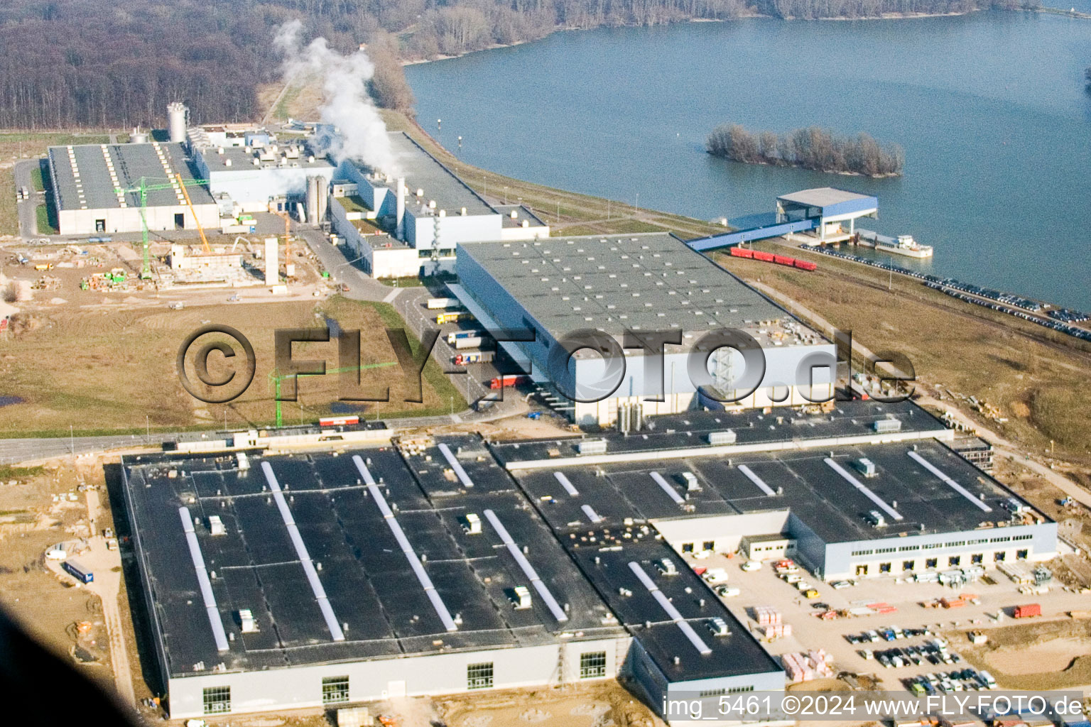 Vue aérienne de Usine de carton ondulé Palm à Wörth am Rhein dans le département Rhénanie-Palatinat, Allemagne