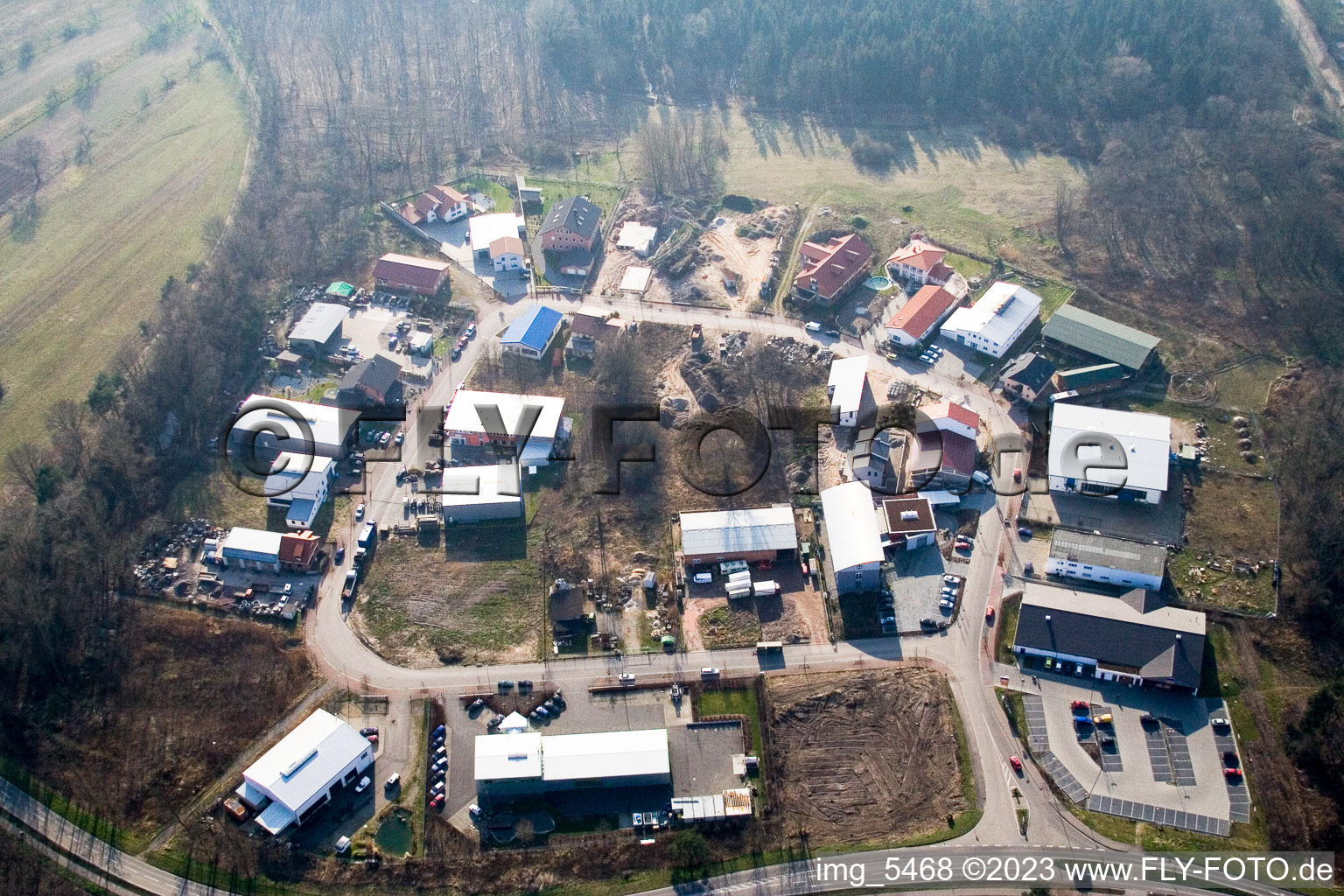 Vue aérienne de Zone industrielle S sur Mittelwegring à Jockgrim dans le département Rhénanie-Palatinat, Allemagne