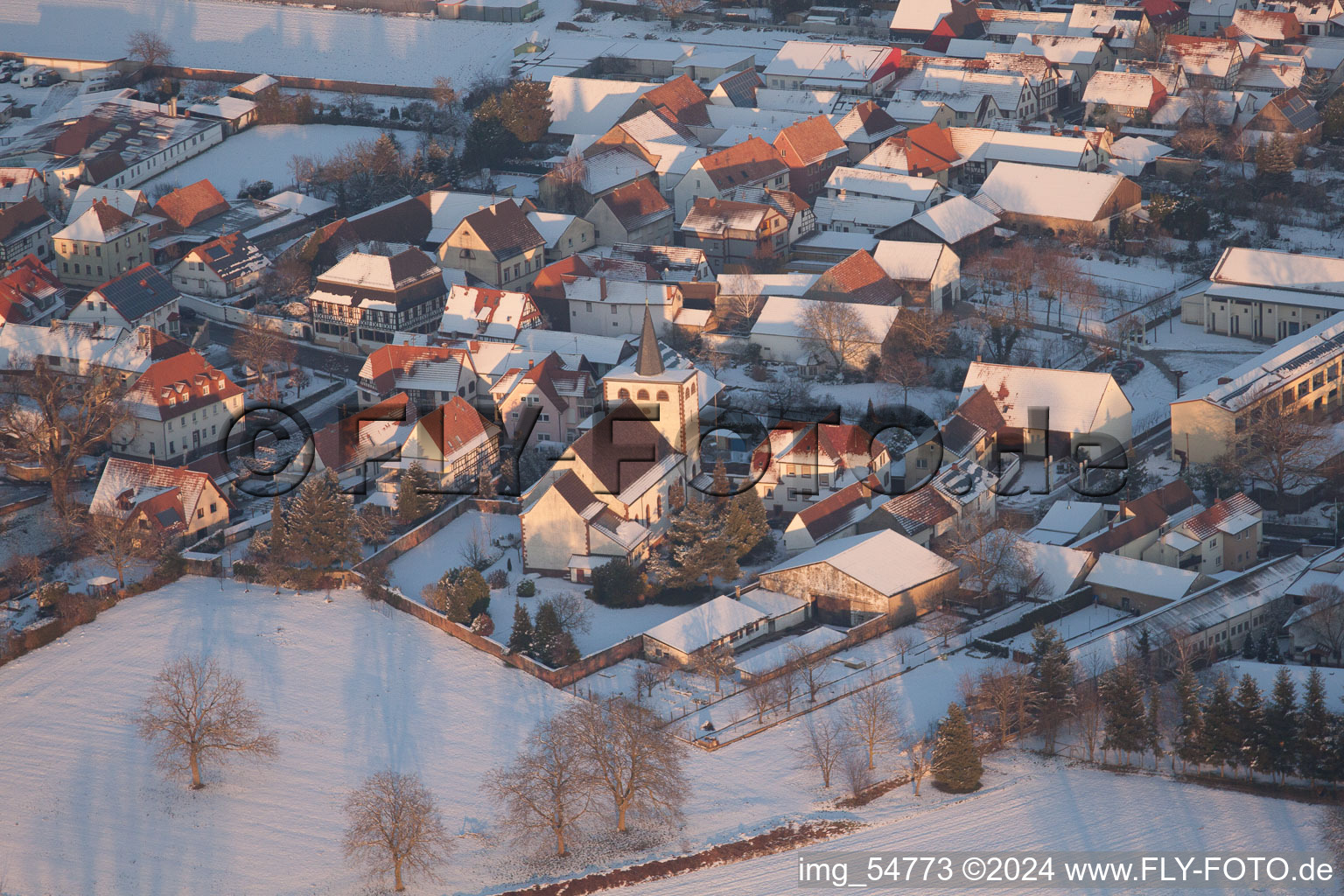 Vue aérienne de Minfeld dans le département Rhénanie-Palatinat, Allemagne