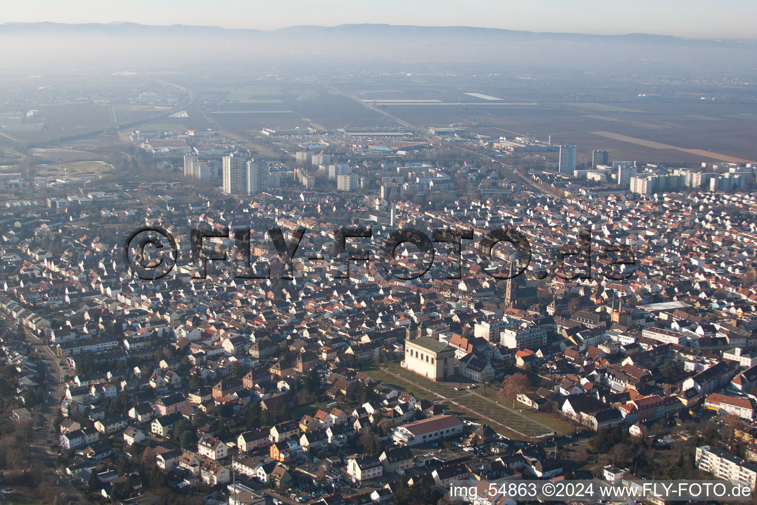 Quartier Oggersheim in Ludwigshafen am Rhein dans le département Rhénanie-Palatinat, Allemagne d'en haut