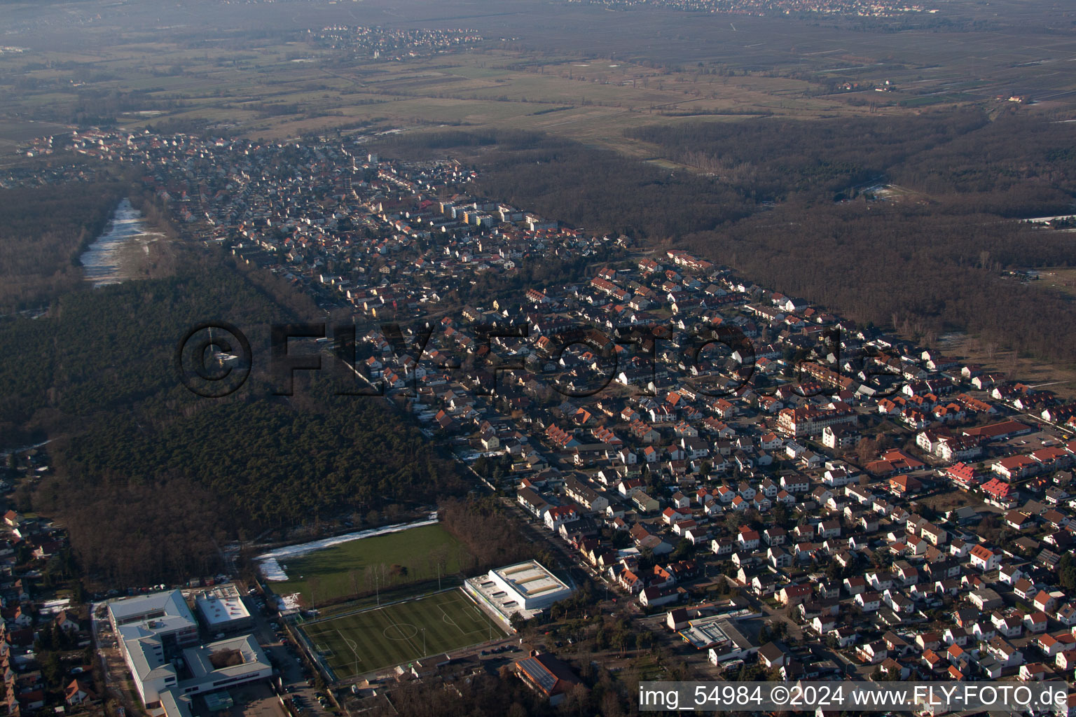 Vue aérienne de Maxdorf dans le département Rhénanie-Palatinat, Allemagne