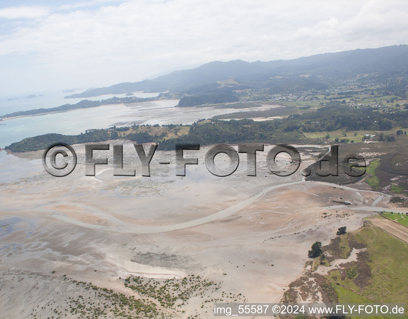 Coromandel dans le département Waïkato, Nouvelle-Zélande vu d'un drone