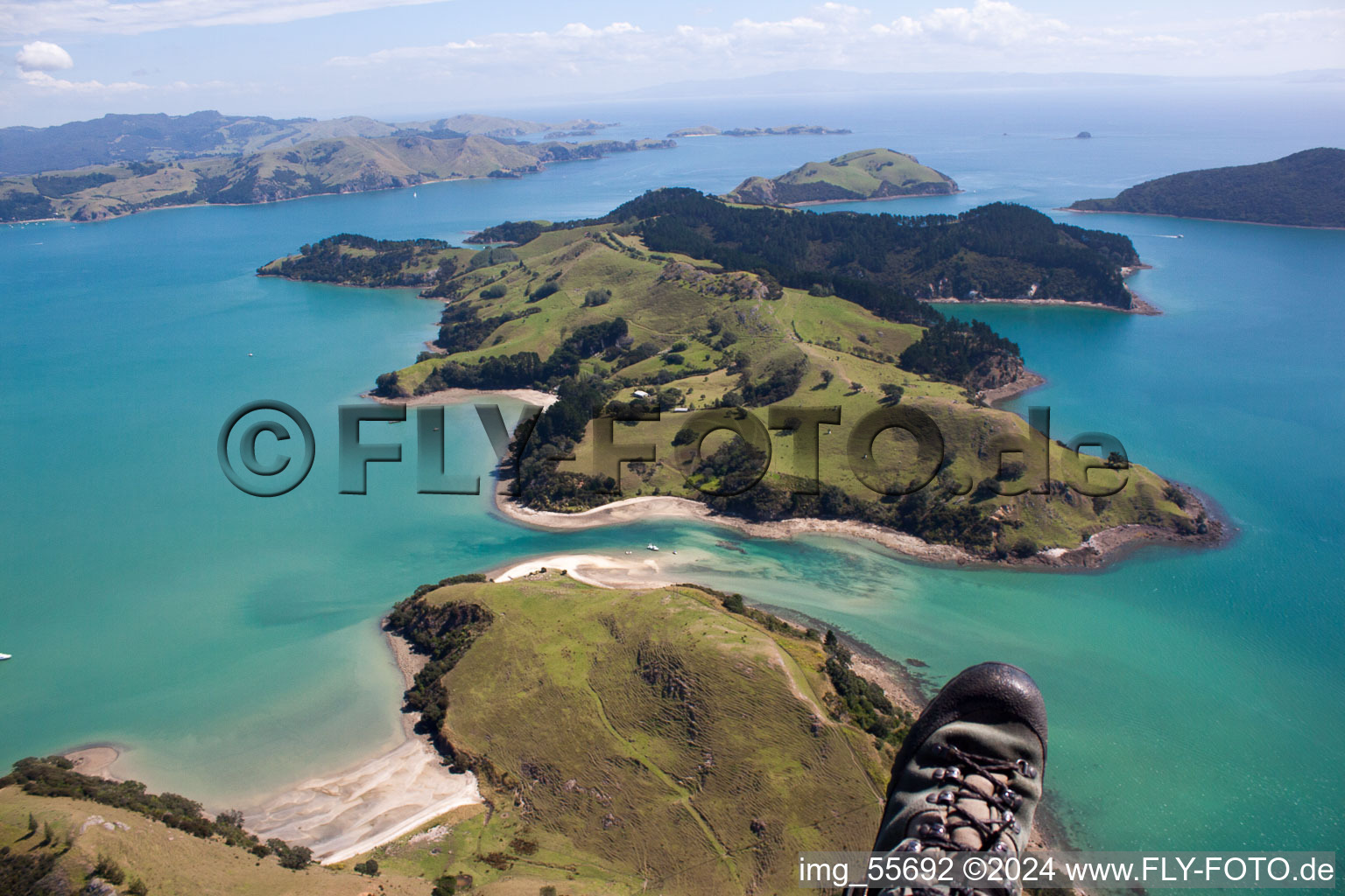 Vue aérienne de Zone côtière de l'île de Wanganui en Wyuna Bay à le quartier Wyuna Bay in Coromandel dans le département Waïkato, Nouvelle-Zélande