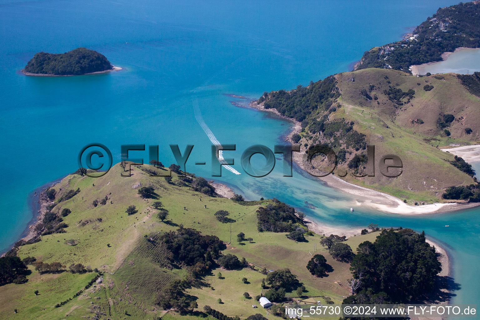 Whanganui Island dans le département Waïkato, Nouvelle-Zélande d'un drone