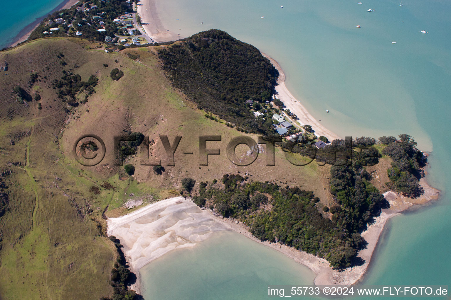 Coromandel dans le département Waïkato, Nouvelle-Zélande du point de vue du drone