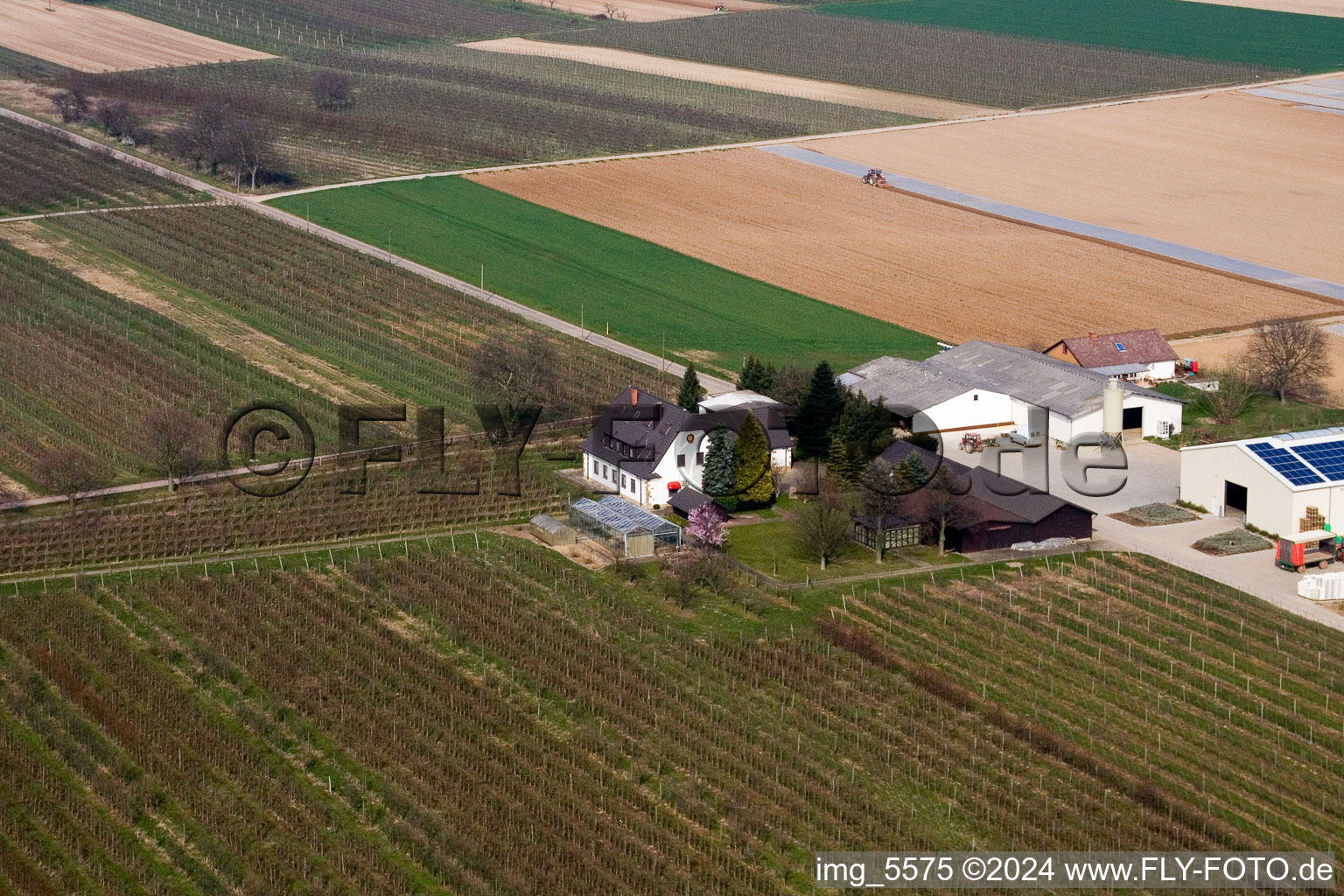 Le jardin du fermier à Winden dans le département Rhénanie-Palatinat, Allemagne depuis l'avion